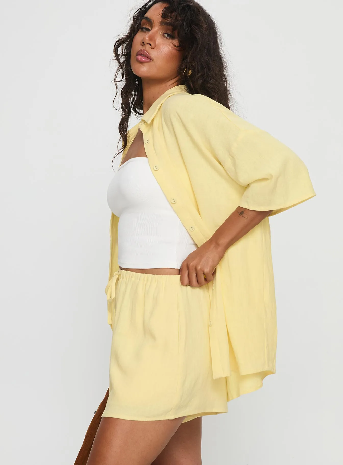 TemperatureRegulatingLining Windproof Fabric Peni Drawstring Linen Shorts Yellow