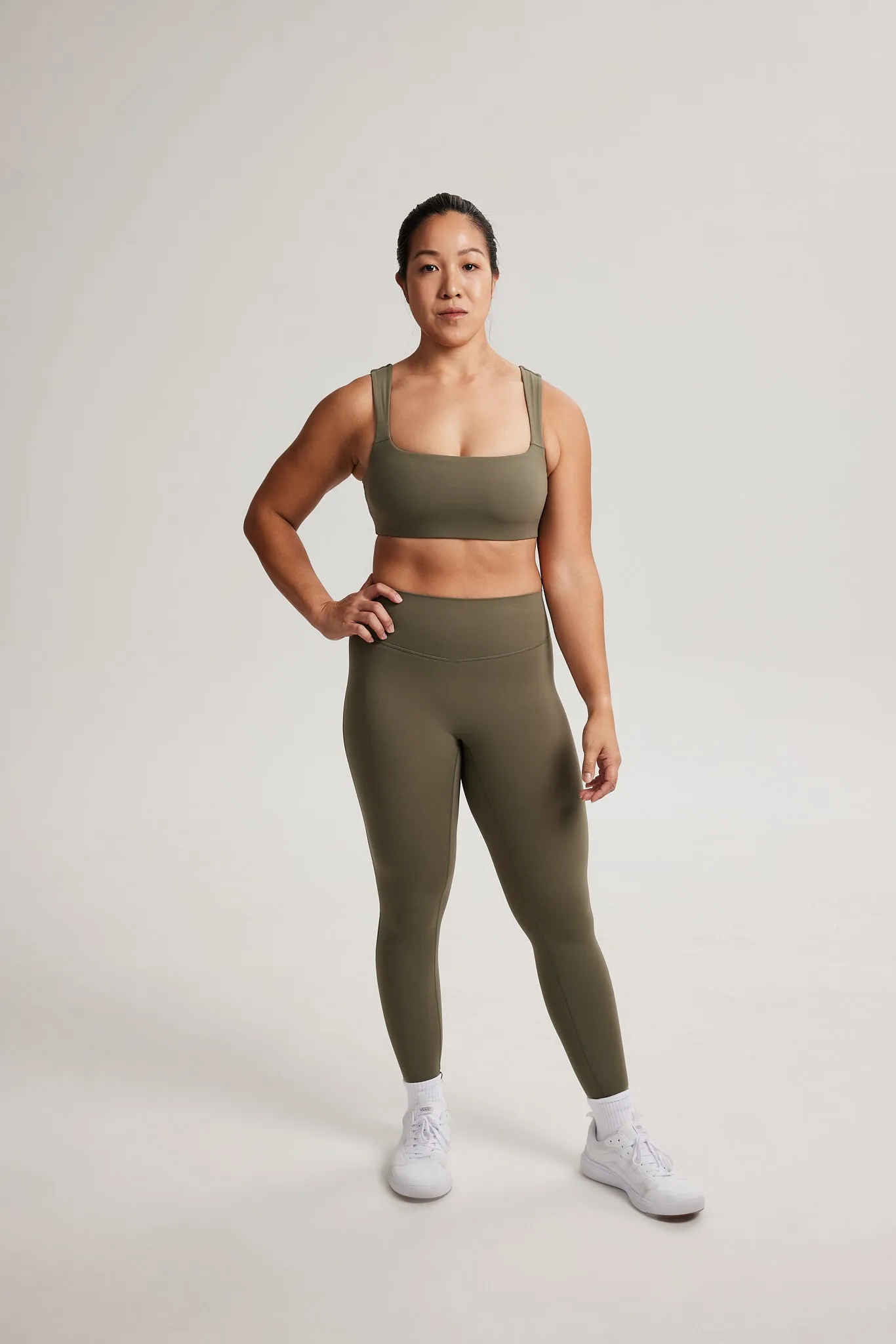 Body Shaping Fitness Training Sleek Motion Contour Classic Leggings (Full 24") in Avocado