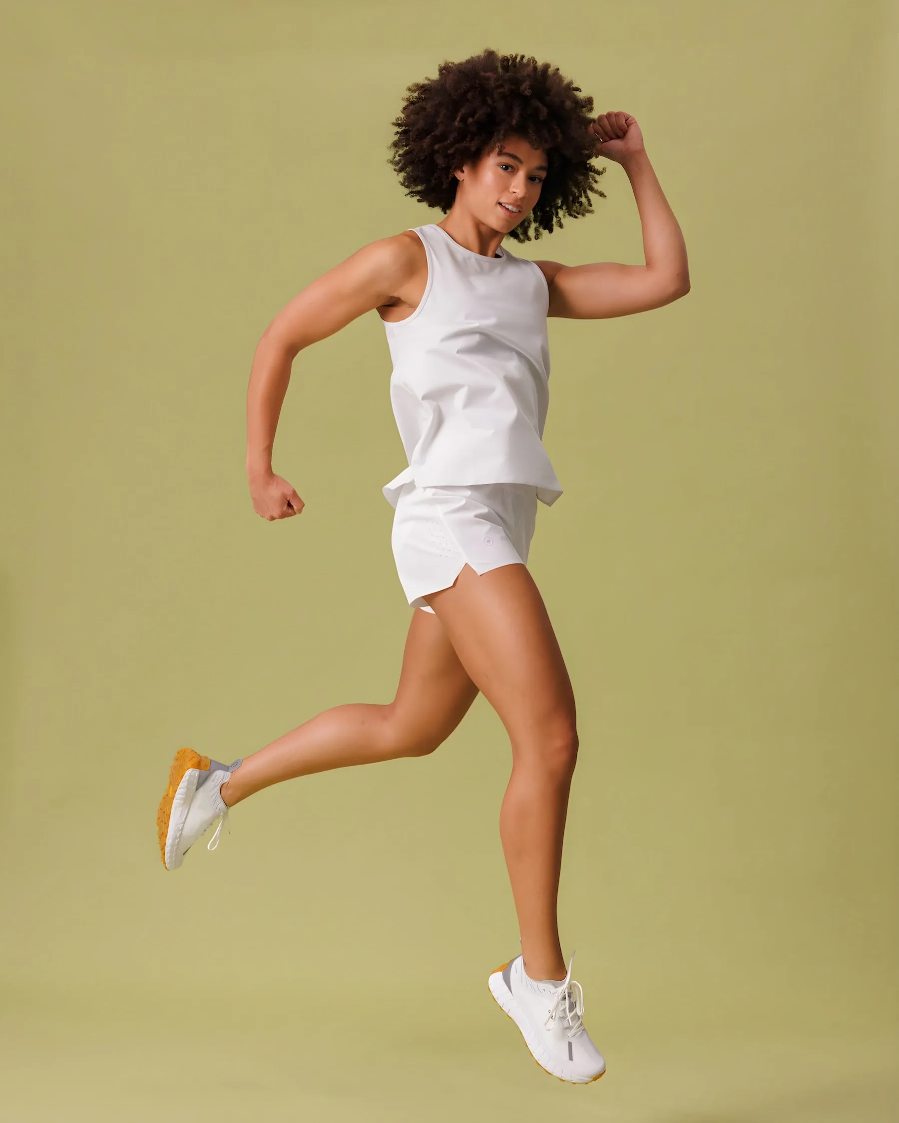 Trizar? Sport Short  | White Calm Ease Regular Fit