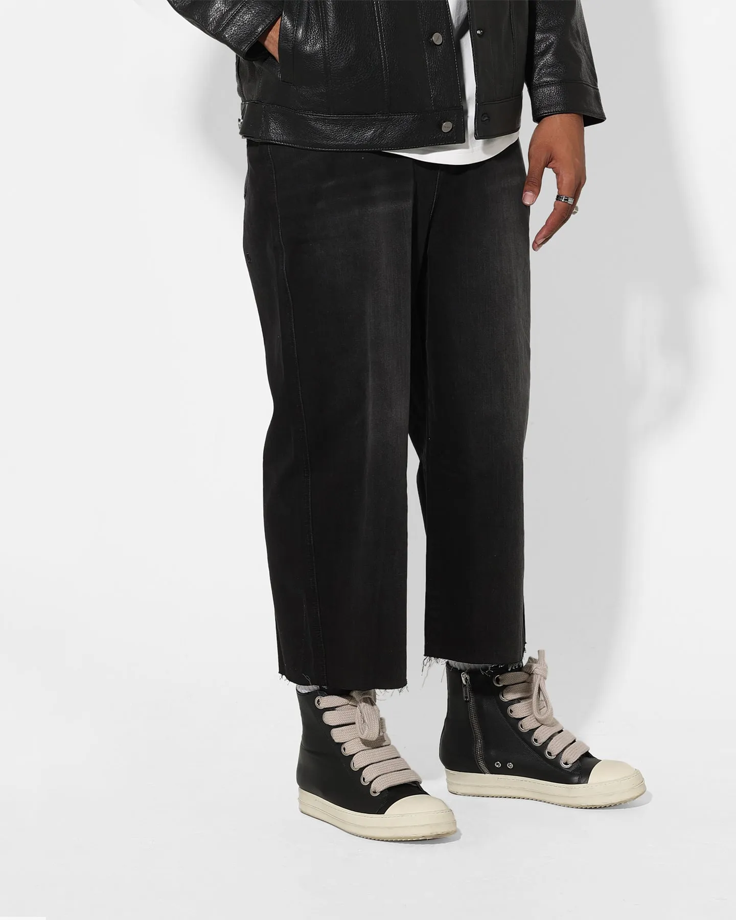 Saint Morta Ultra Sonic Baggy Jeans Vintage Black Slim Silhouette