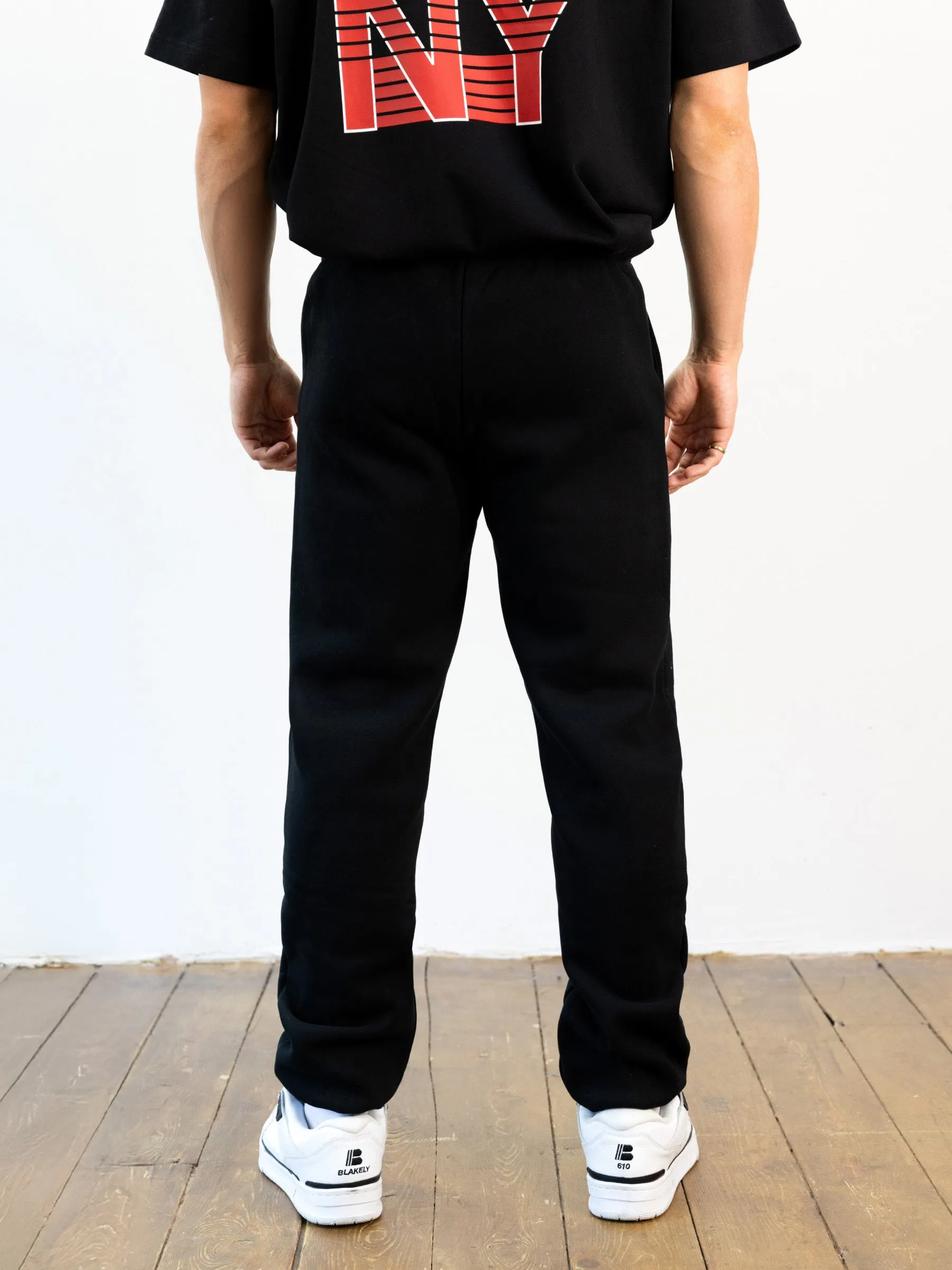 SnagFreeFabric Chilly Day Ready Italic Linear Relaxed Sweatpants - Black