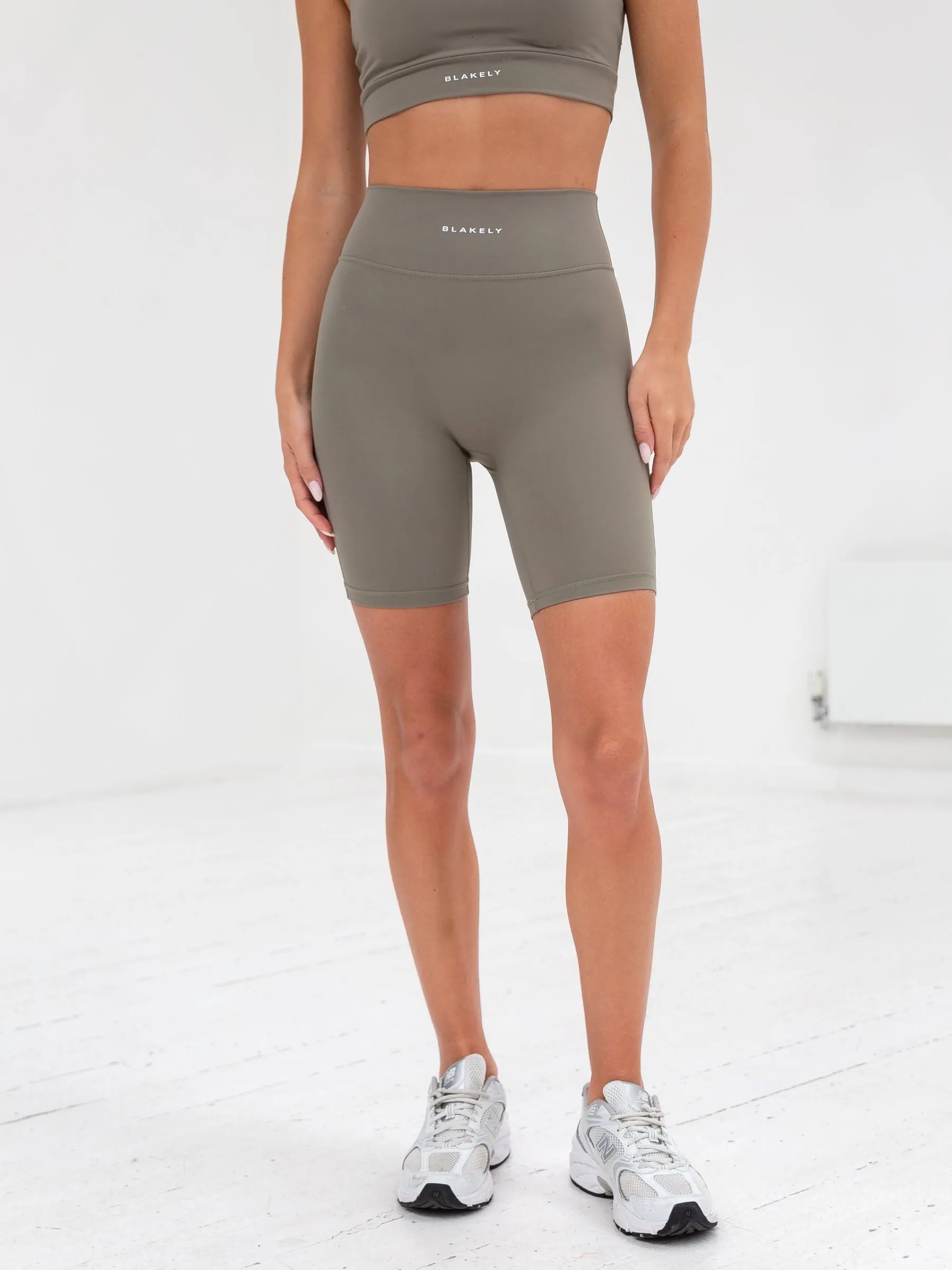 raincoat Ultimate Active Shorts - Safari Green