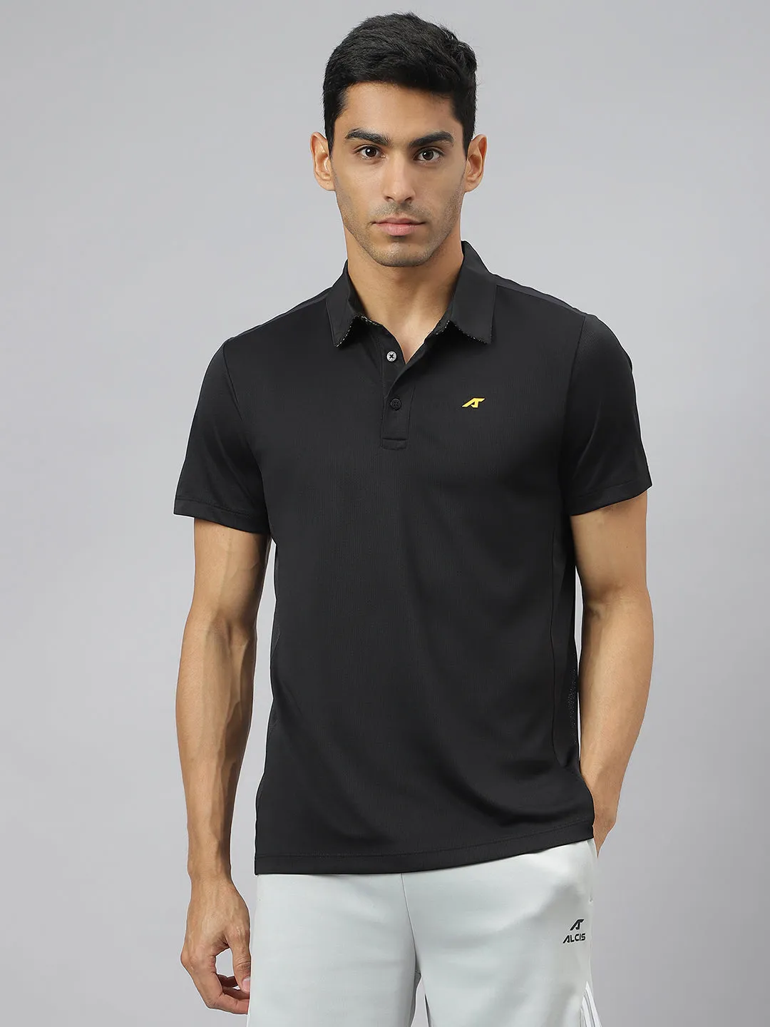 ZeroIrritation Seams Modern Cut Alcis Men Black Train-Tech Anti-Static Slim-Fit Training Polo T-Shirt