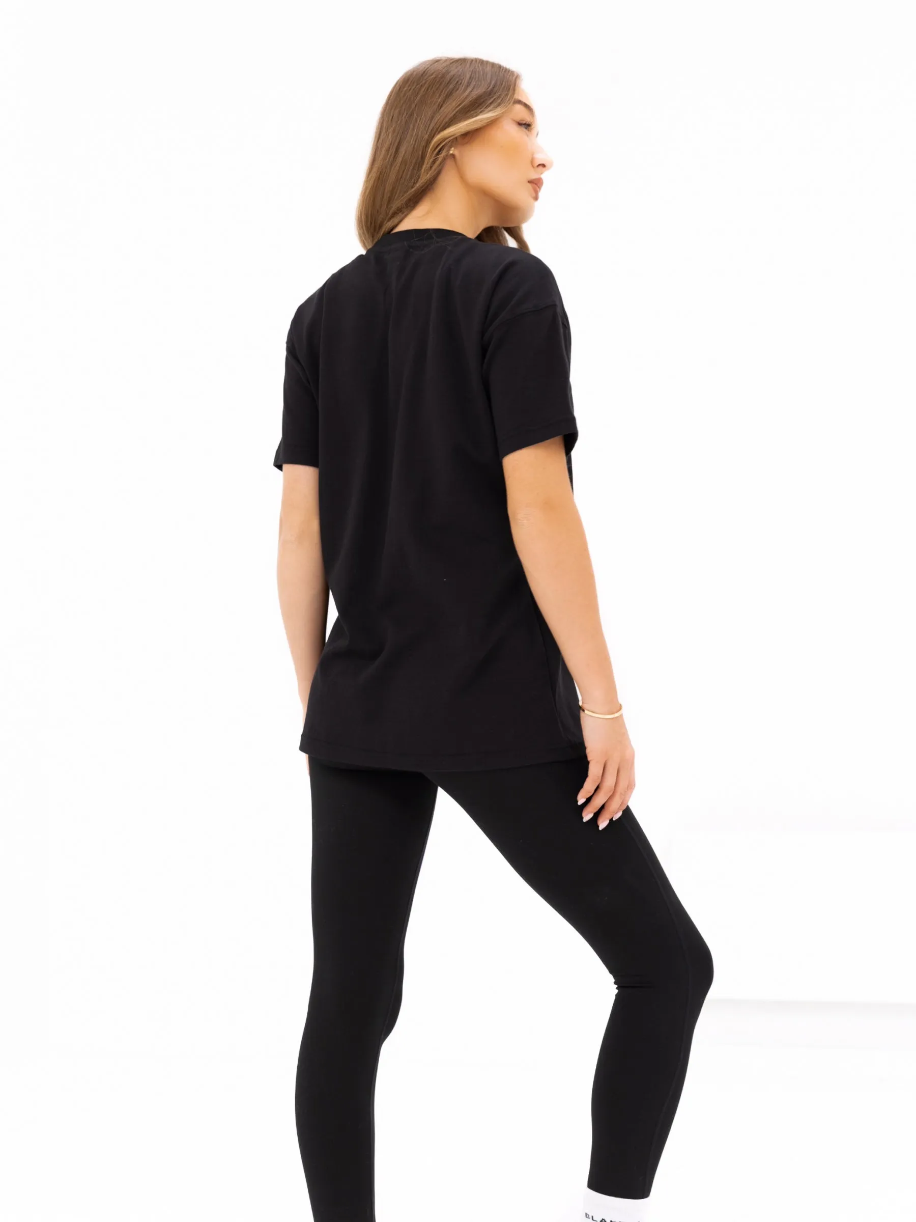 Studio Oversized T-Shirt - Black Basic Piece Airflow Ventilation Design