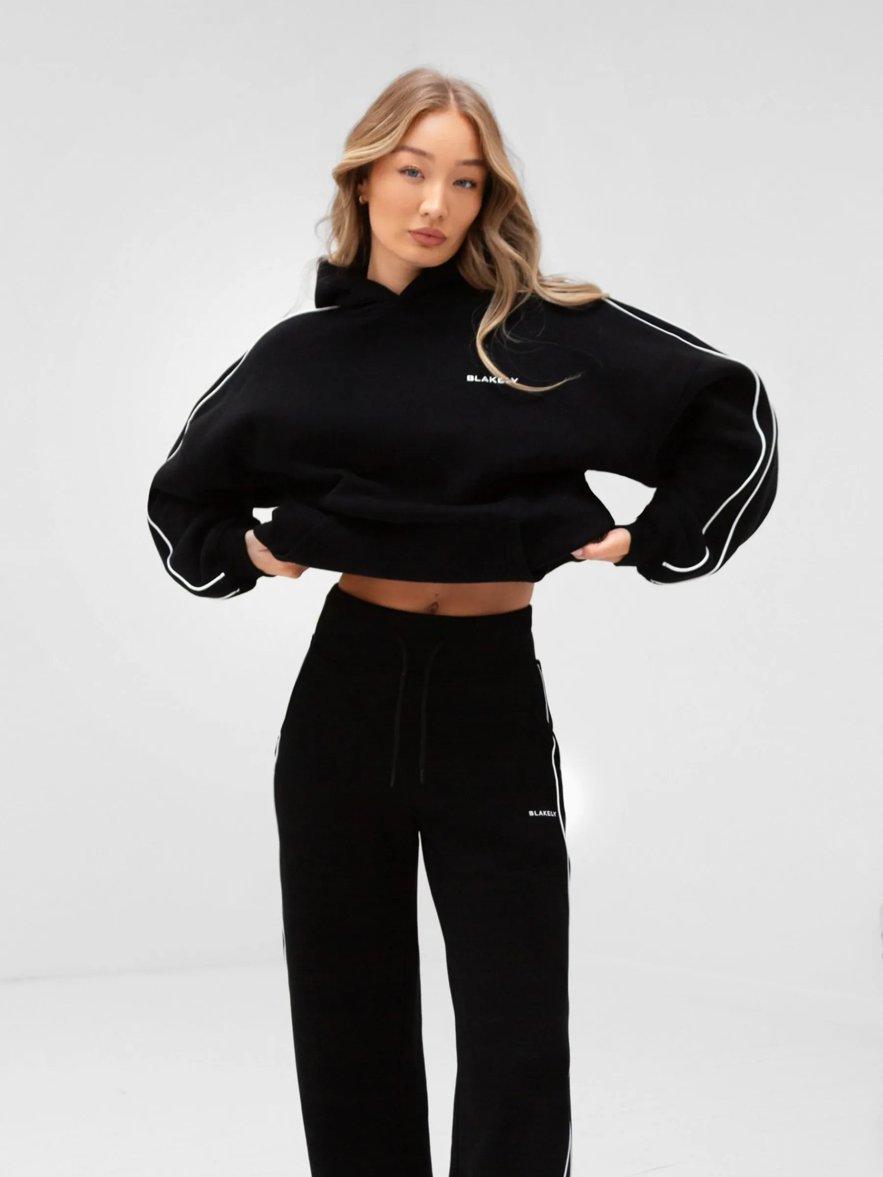 Apex Pro Oversized Hoodie - Black Unisex Design theater look