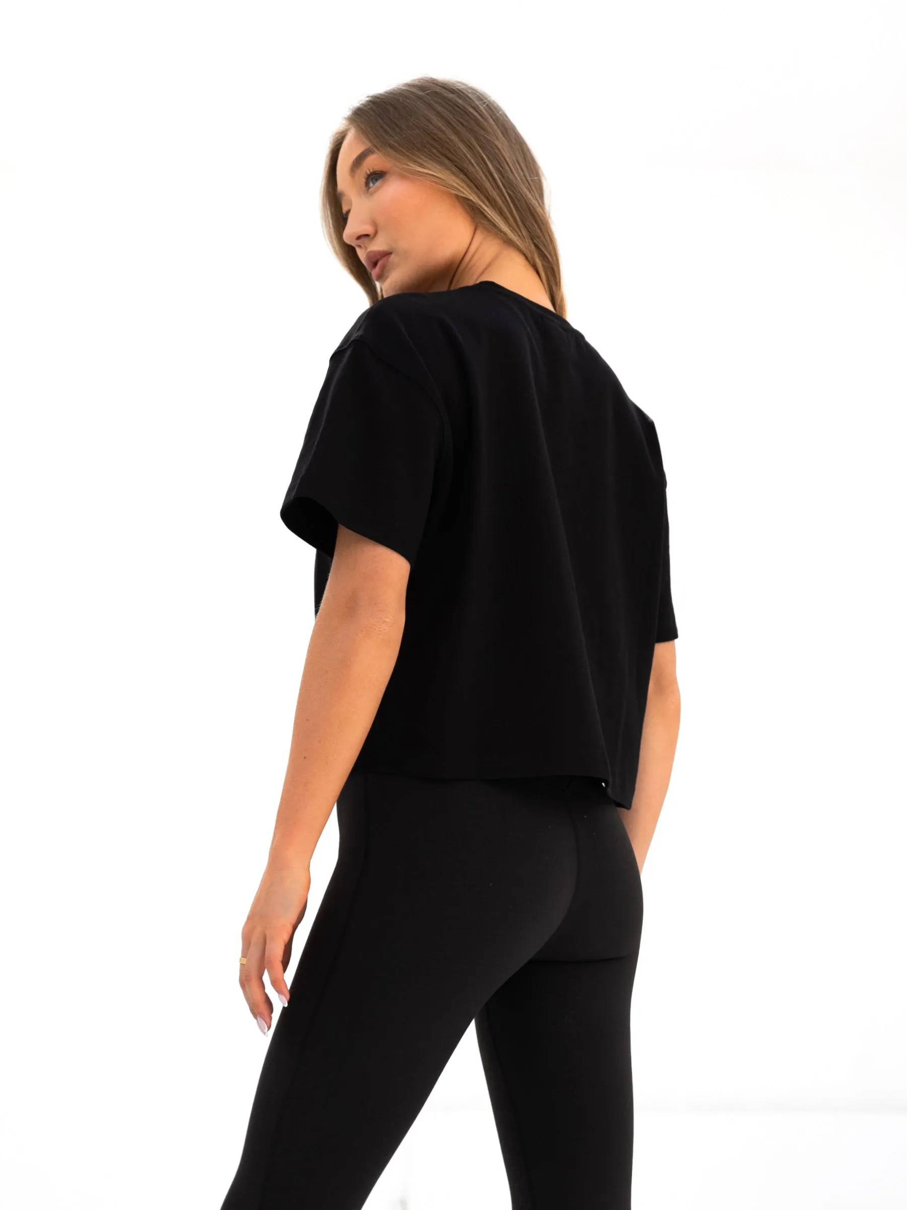 Chic Melrose Cropped T-Shirt - Black