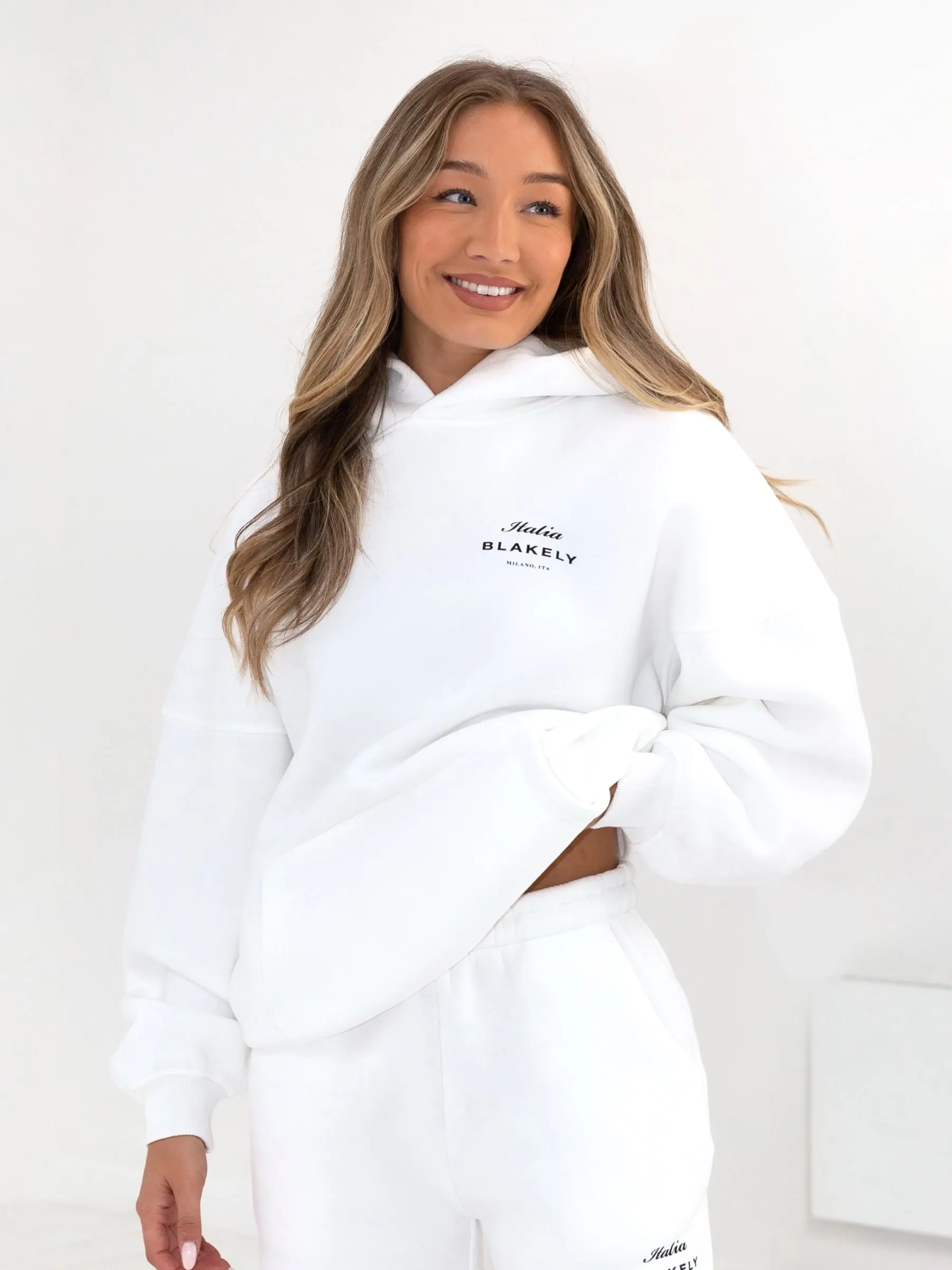Italia Oversized Hoodie - Flat White Athlete Favorite