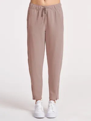 Ultraluxe Barrel Leg Zip Pant TouchscreenCompatiblePockets