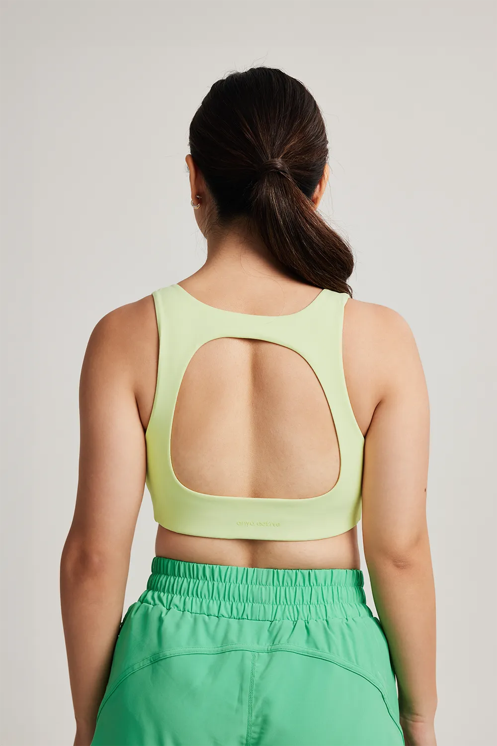 Crossback seams Lightweight Bra Circle Back Bra 2.0 in Squeeze