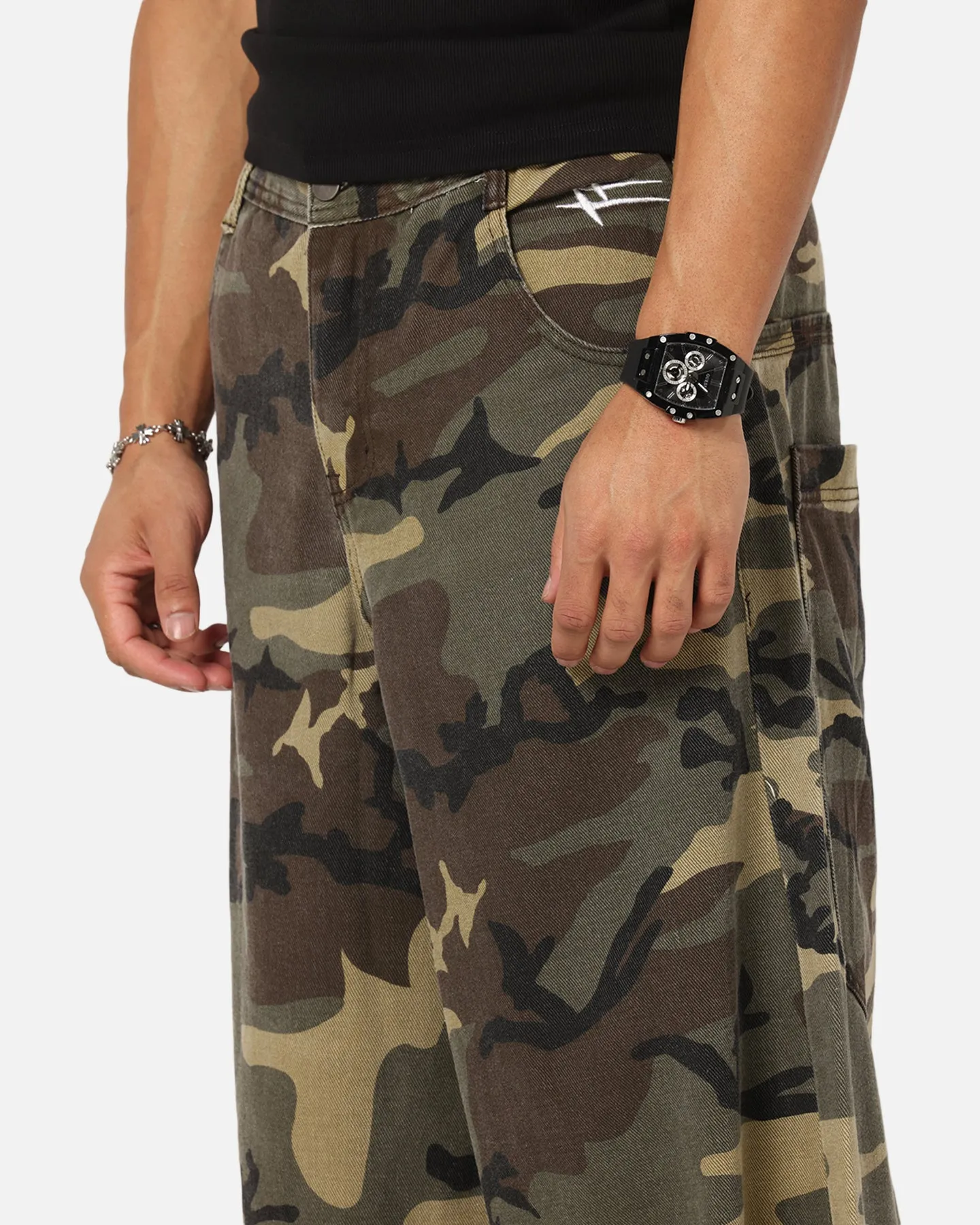 Loiter Skate Jeans Woodland Camo Barrel Leg Construction Everyday Fashion Lover