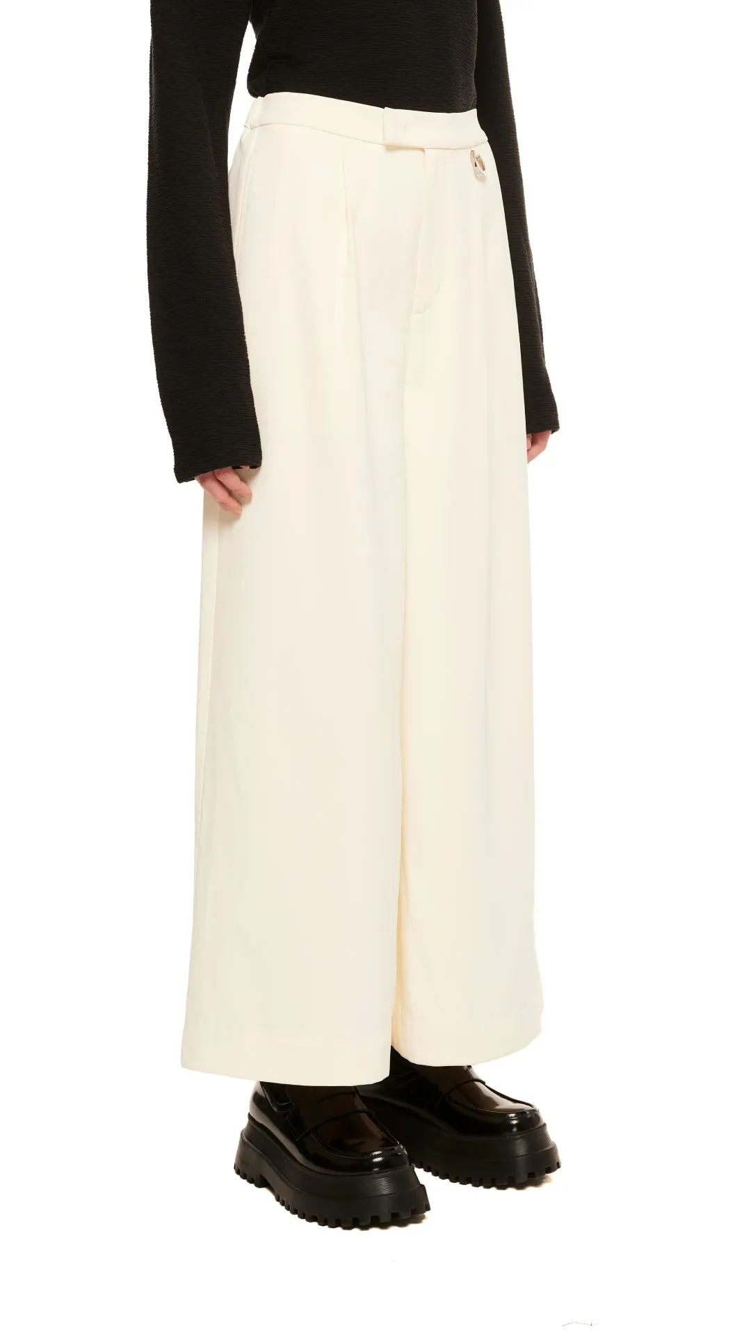 Flare Pants Sharp Edge