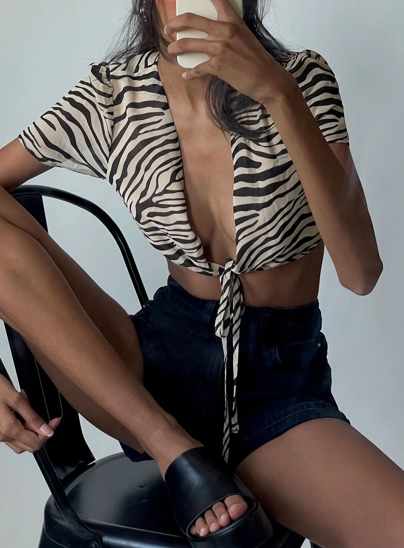 The Swalla Shorts Black Stretchable Material StaticFreeLining