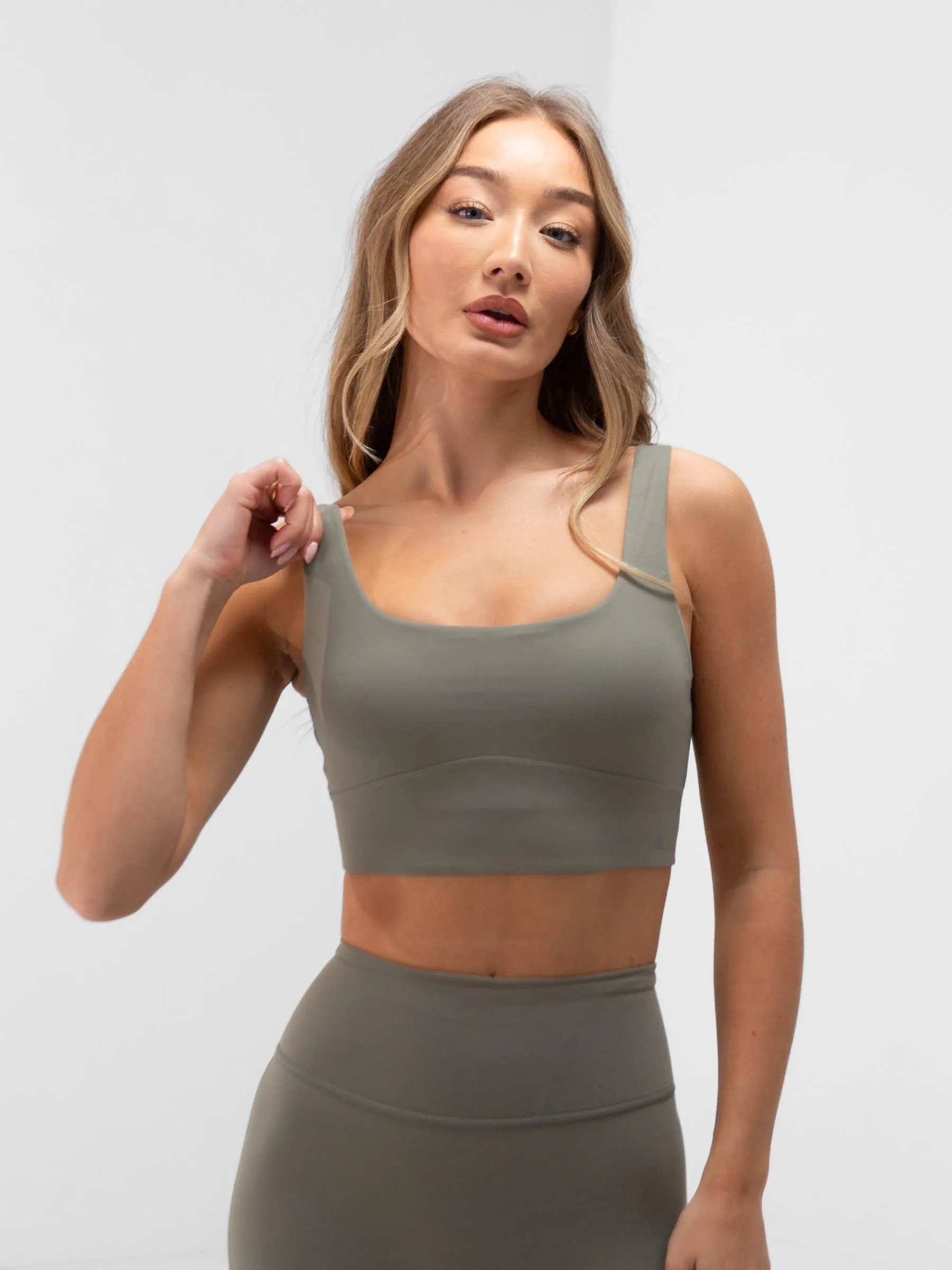 Lightweight Apex Pro Sports Bra - Safari Green