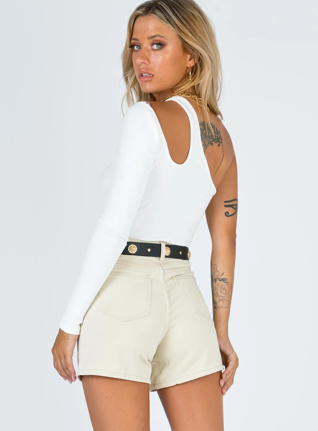 Global Edge Airflow Vents The Swalla Shorts Beige