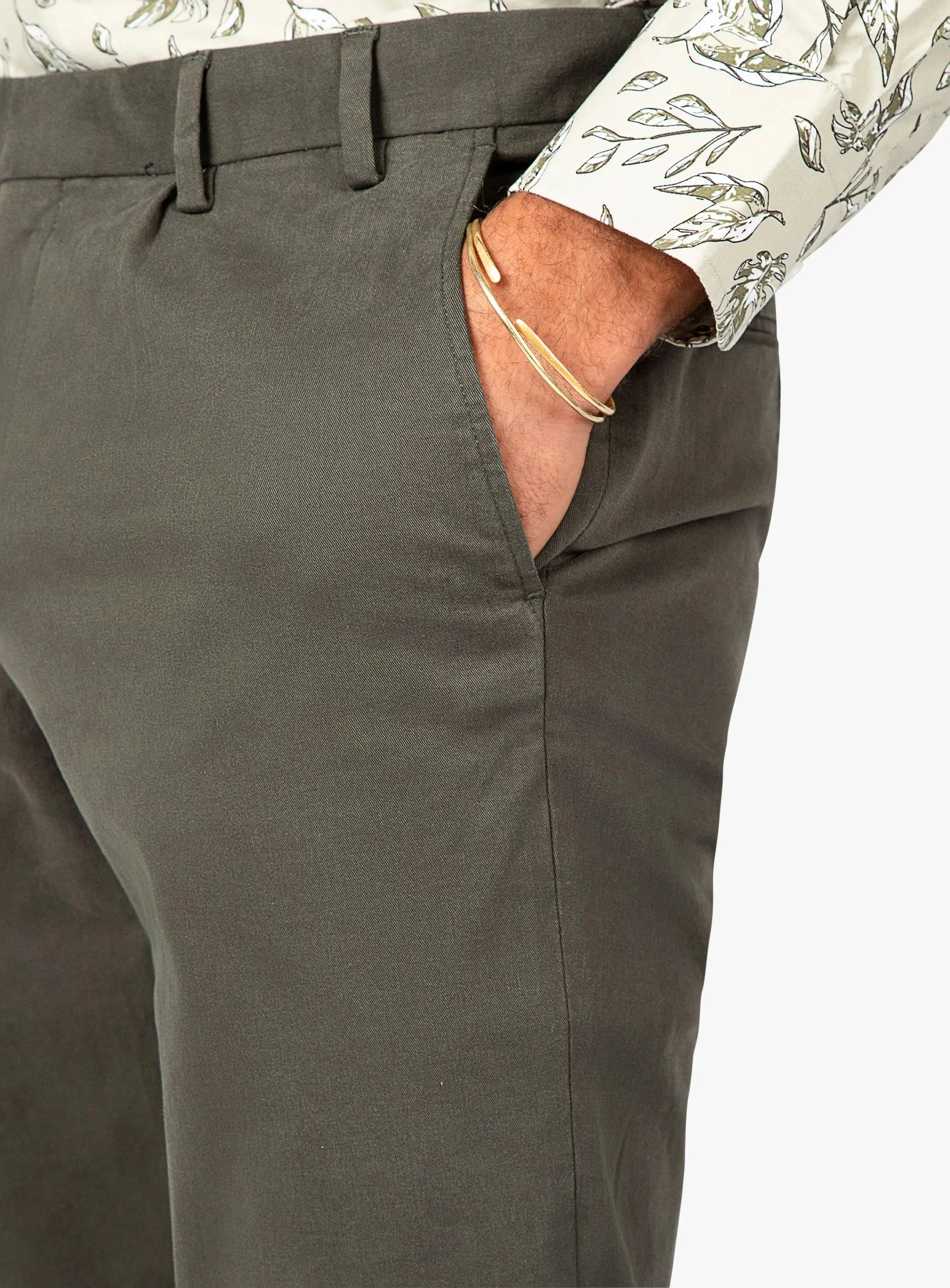 Versatile Layer Carmine Pleated Forrest Green Chino Pants