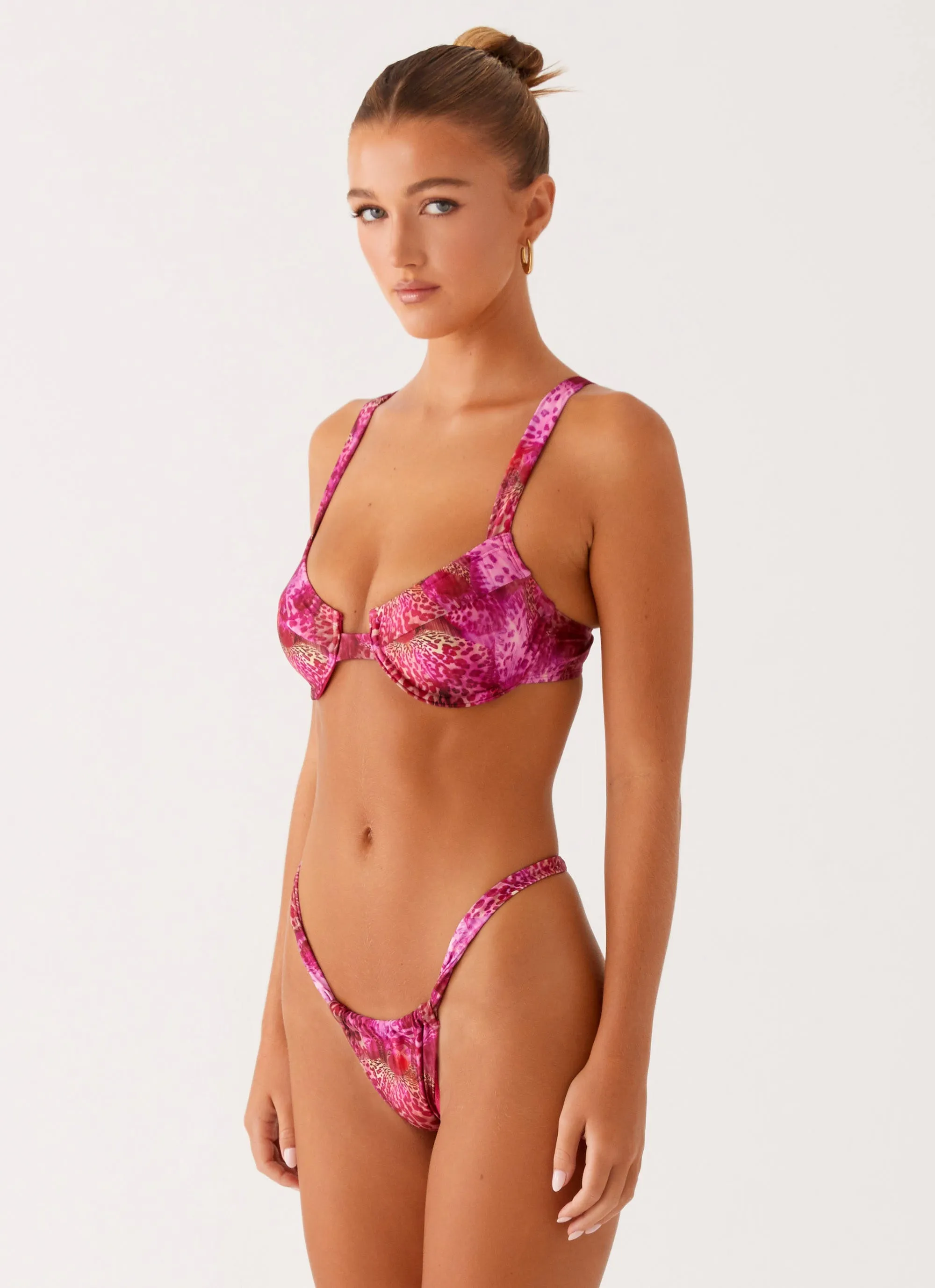 Fashionable-Design Secure-fit Airlie Balconette Bikini Top - Lavender Lagoon