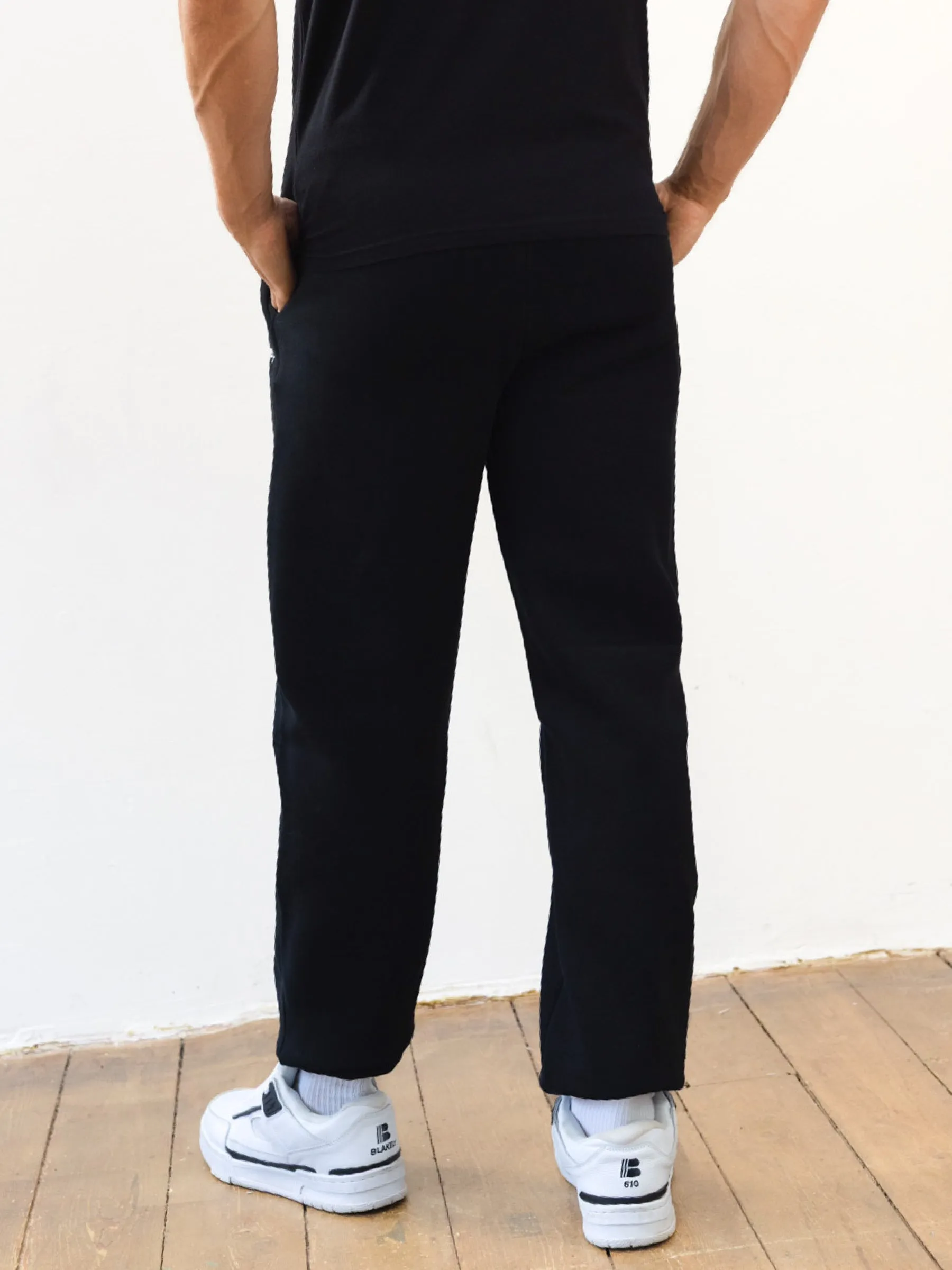 Timeless Comfort Wear ElasticWaistband Sami Relaxed Sweatpants - Black