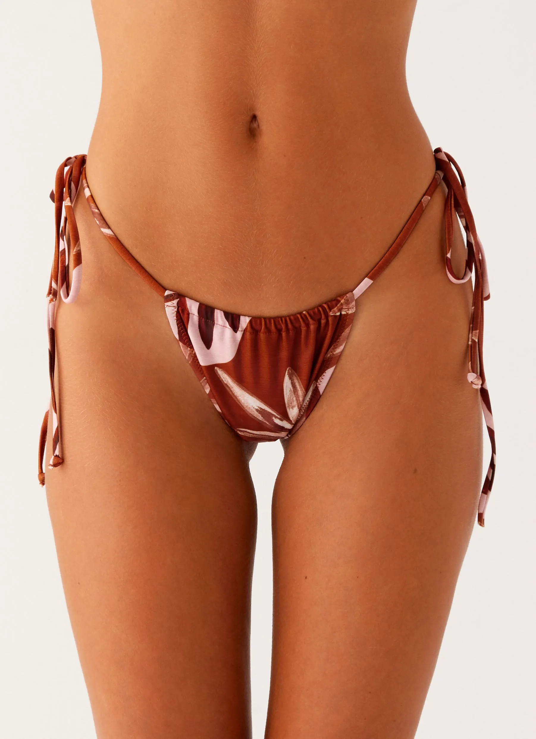 Active-Lifestyle Retro-Glam Calista Bikini Bottoms - Cinnamon Palm