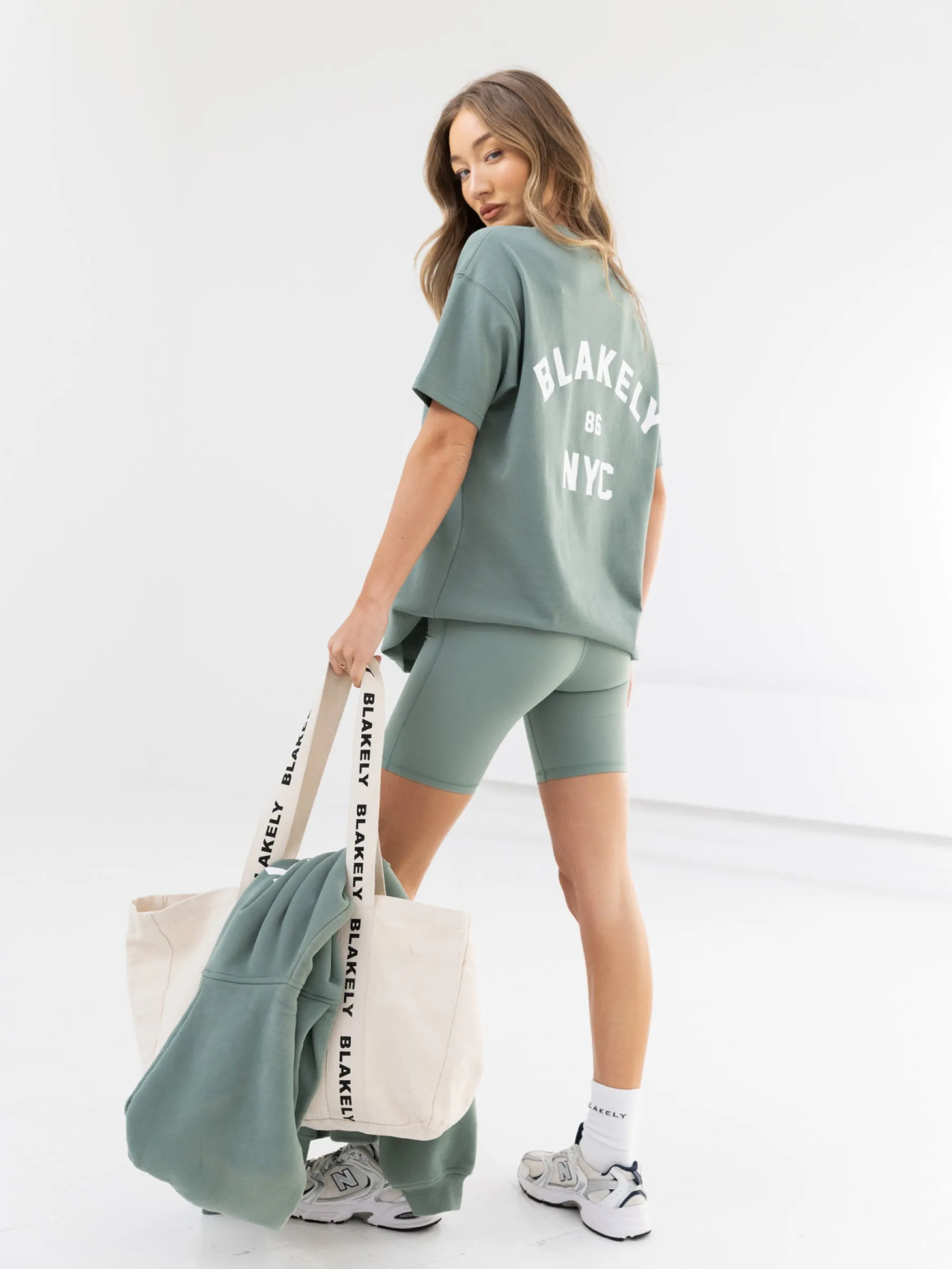 Stylish Look Lightweight Layer NYC Oversized T-Shirt - Sage Green