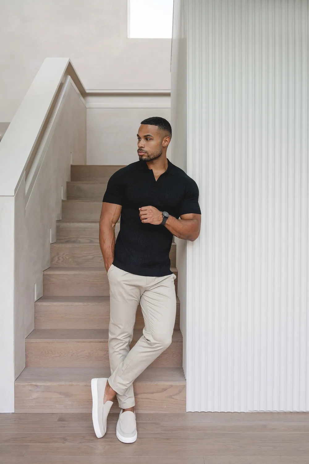 Unstructured Hem UV Protection Fine Cable Knitted Polo Shirt in Black