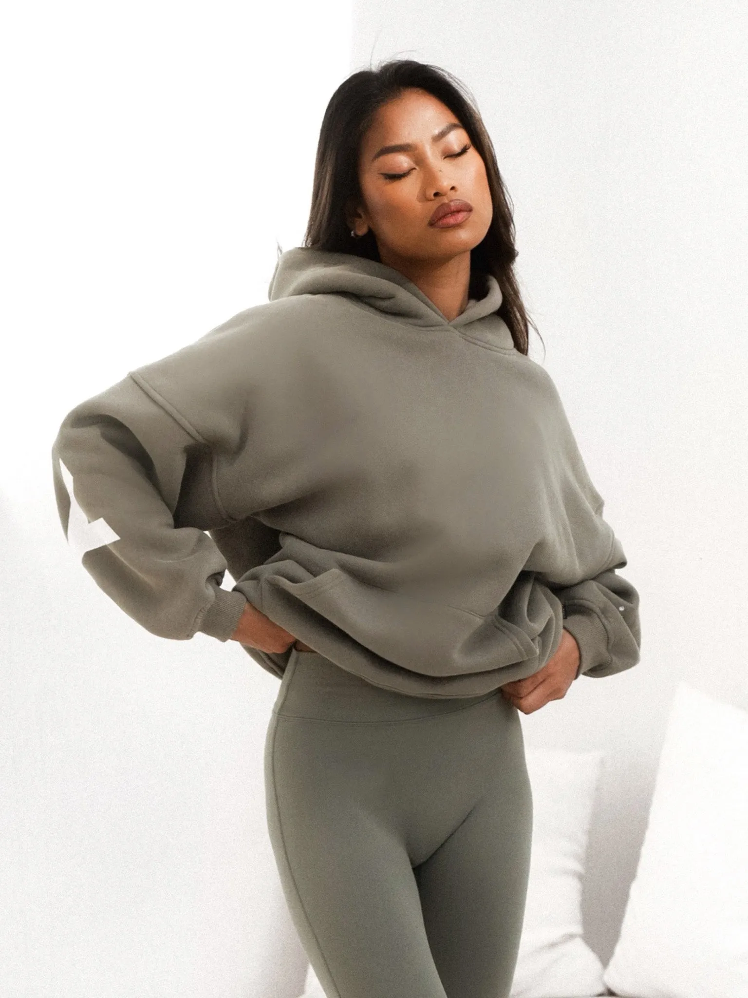 Isabel Oversized Hoodie - Safari Green Hiking wear