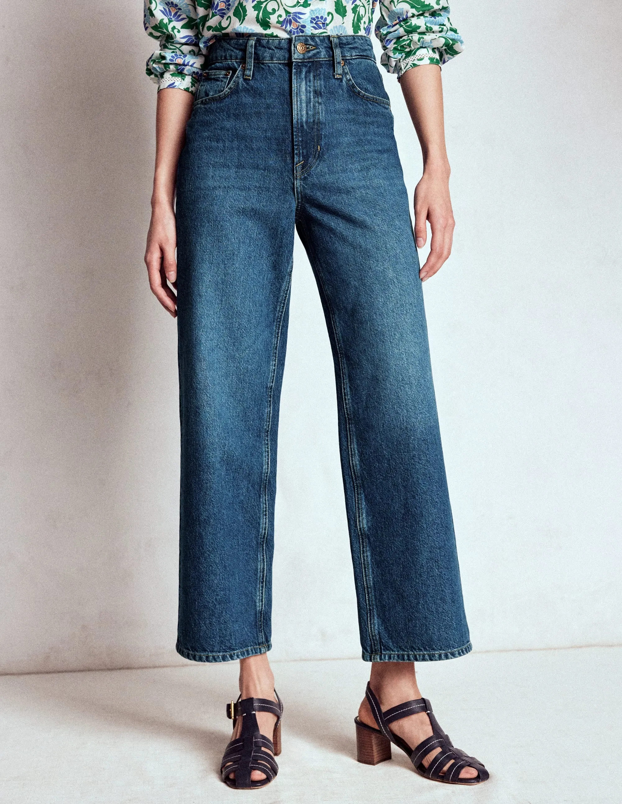 Light Layers Weekend Style Casual Parent Style High Rise Straight Crop Jeans-Mid Vintage