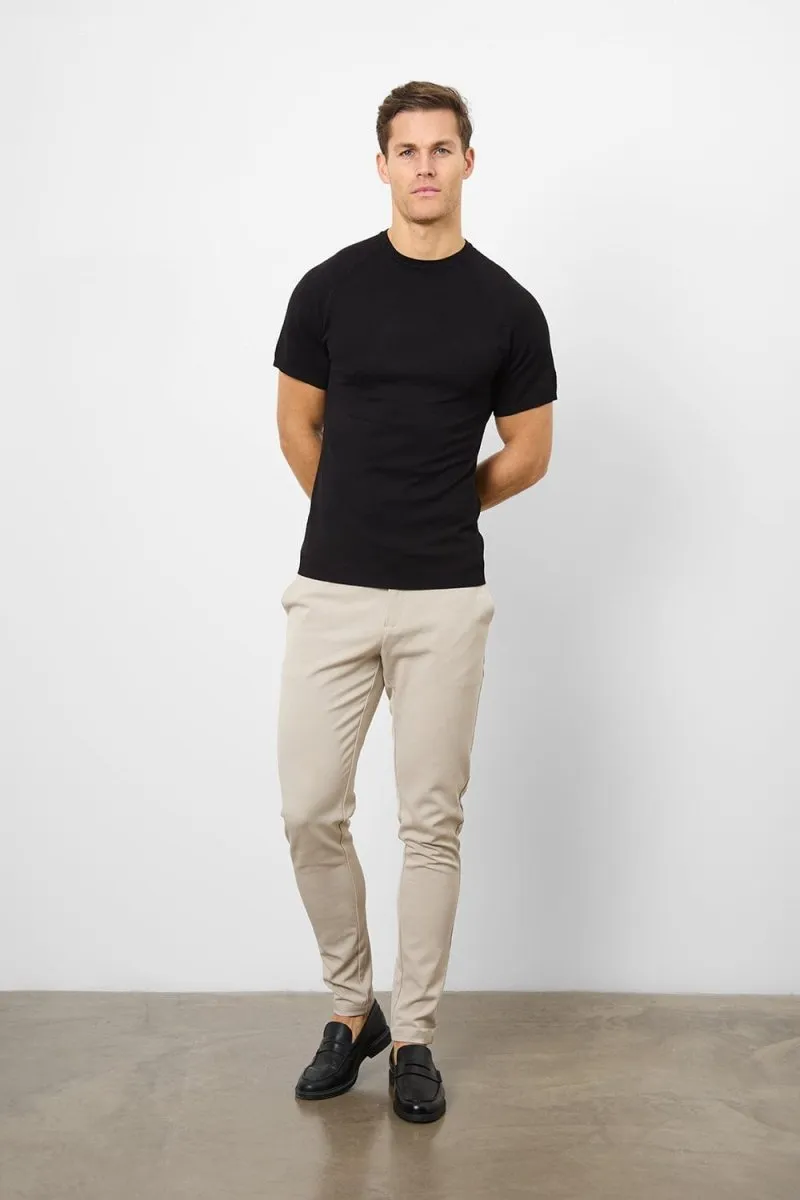 Fine Gauge Knitted T-Shirt in Black contrast Sporty Appeal
