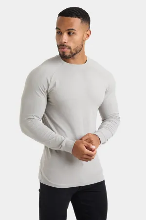 Chilly Day Style Ethically Sourced Cotton Athletic Fit Long Sleeve T-Shirt in Concrete Grey