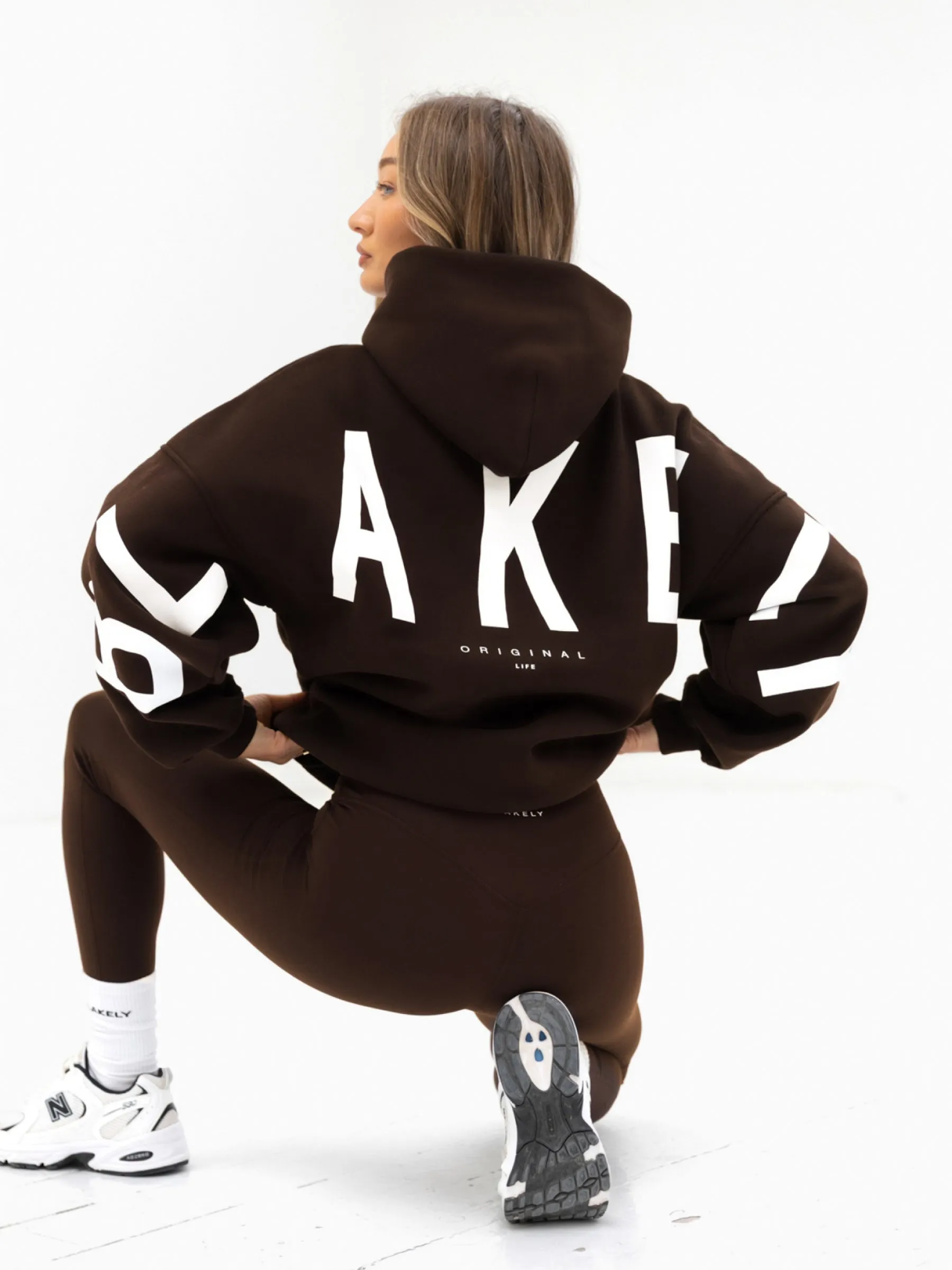 Black bear like Isabel Oversized Hoodie - Coffee Bean