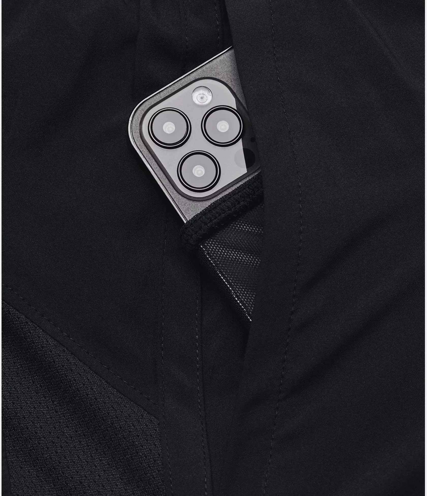 Fitness Enthusiast Under Armour Launch 7 Inch Mens Running Shorts - Black