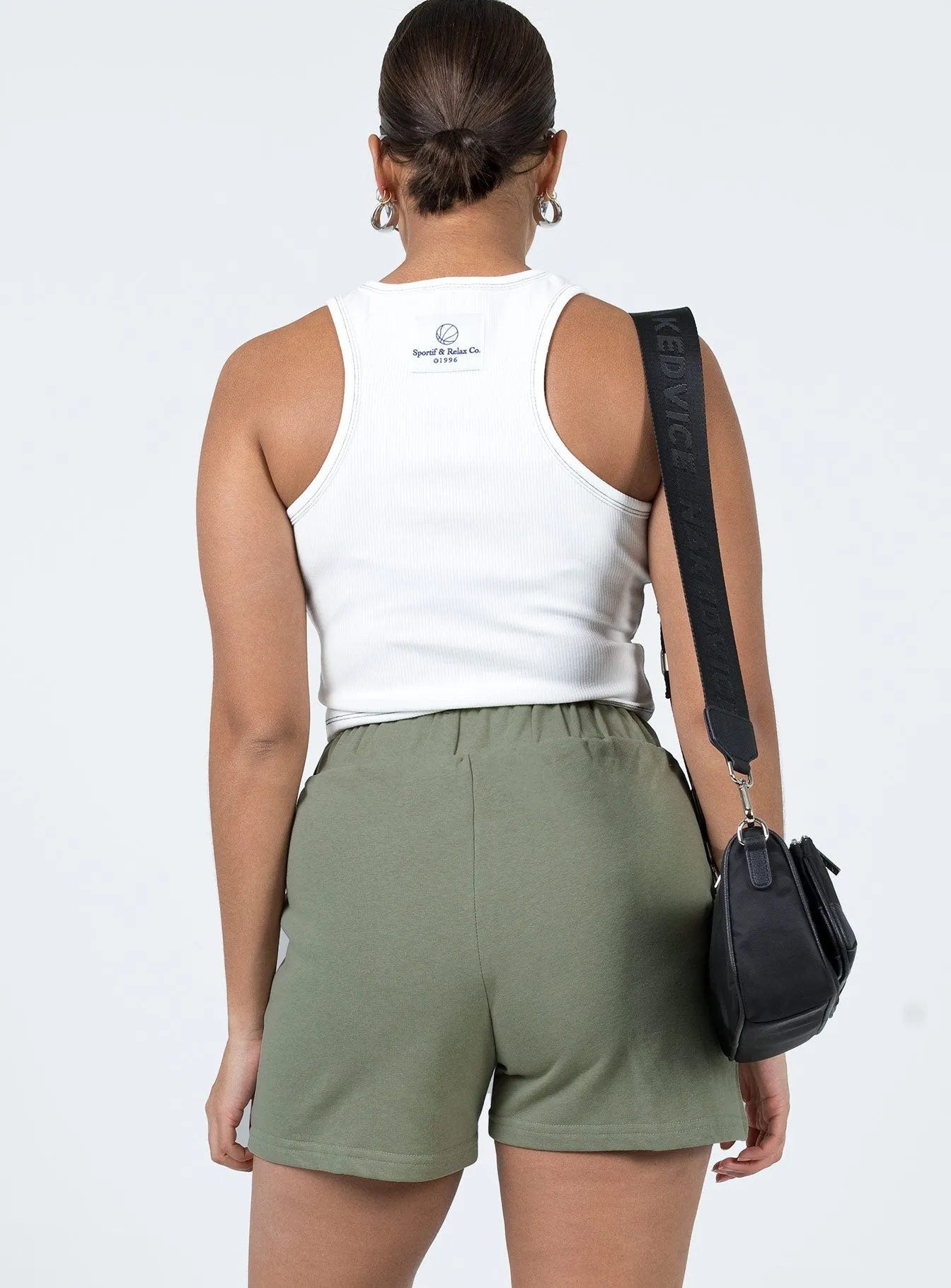 Strong Edge Saga Fit Laura Shorts Green