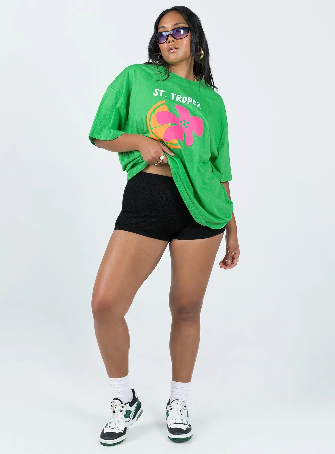 Kiki Shorts Black Peace Core