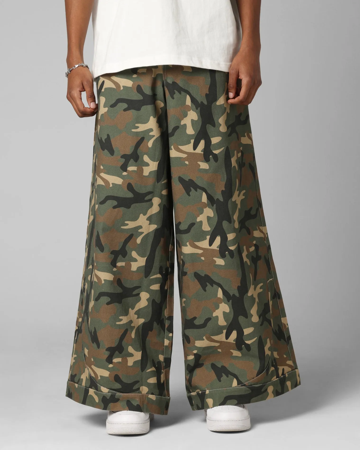 All Round Fit Easy Wearing Loiter F-22 Raver Jeans Woodland Camo