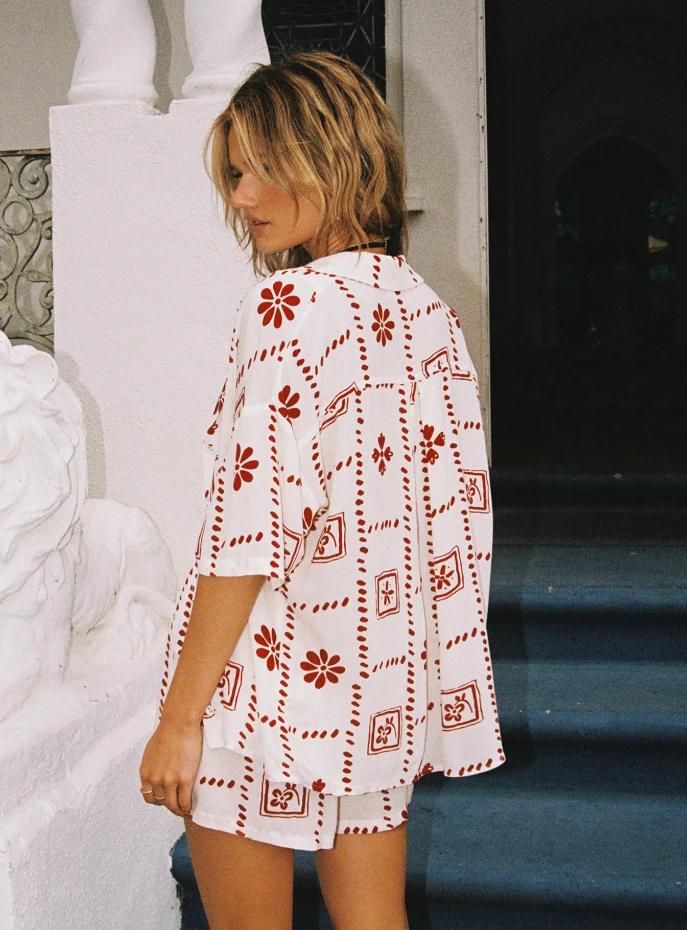 Resortella Set White / Red Sharp Cut Formal Tone