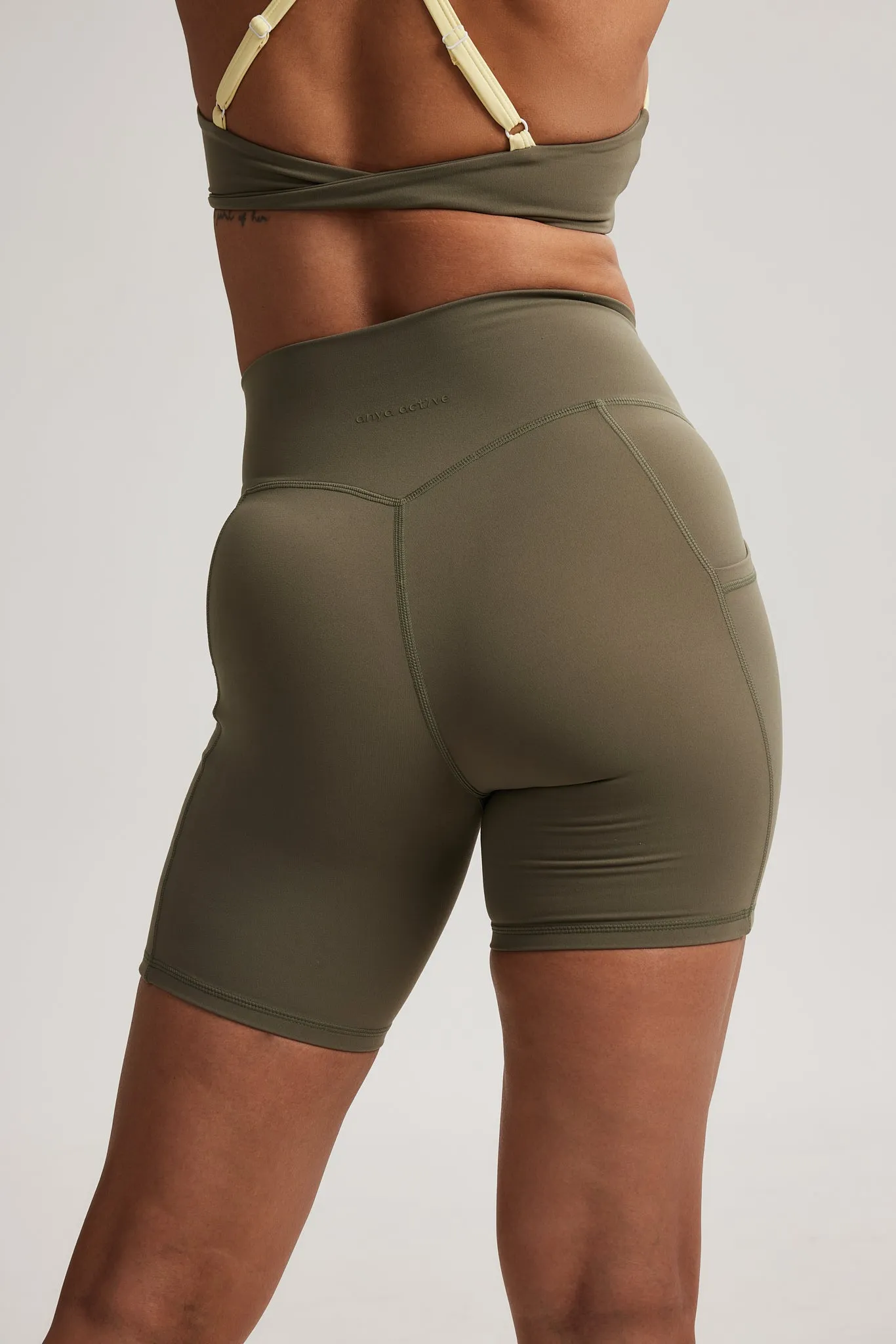 Chill Mood fresh start Pocket Shorts (Biker 6") in Avocado