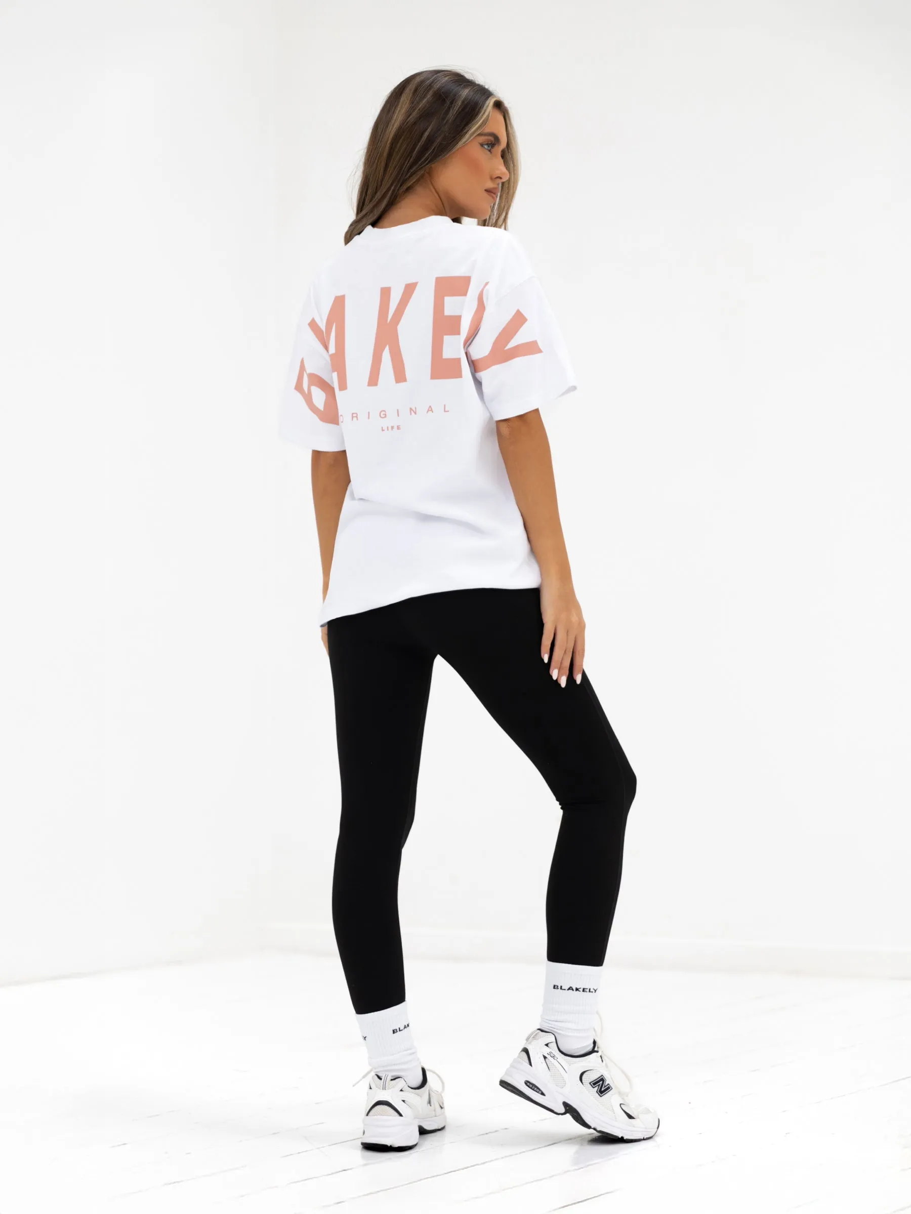 Easy-to-Match Isabel Oversized T-Shirt - White & Peach Pink