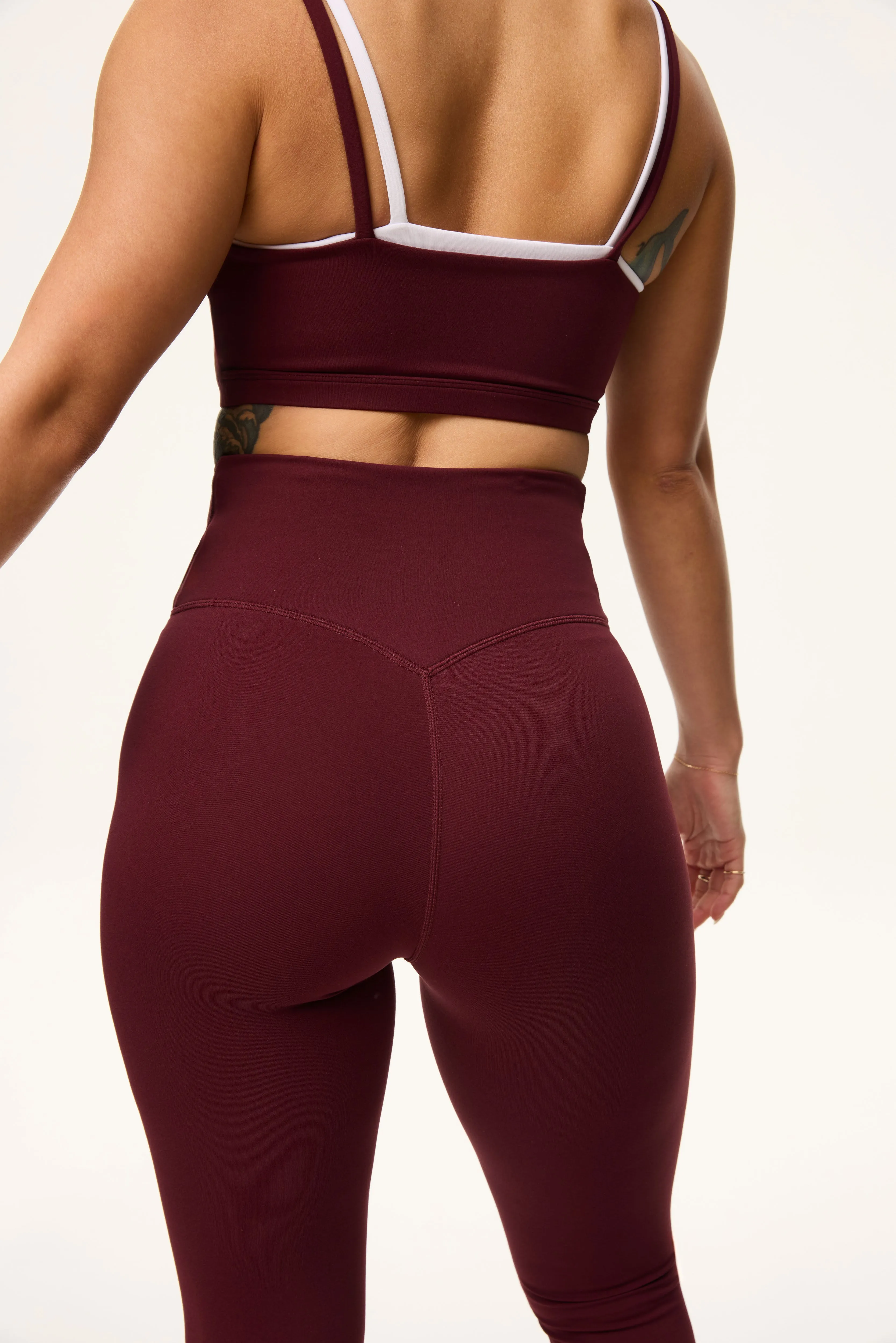 Outdoor Running Luxury Choice Butt Lifting Design [AA x Eugena] V Leggings (Full 24") in Crush