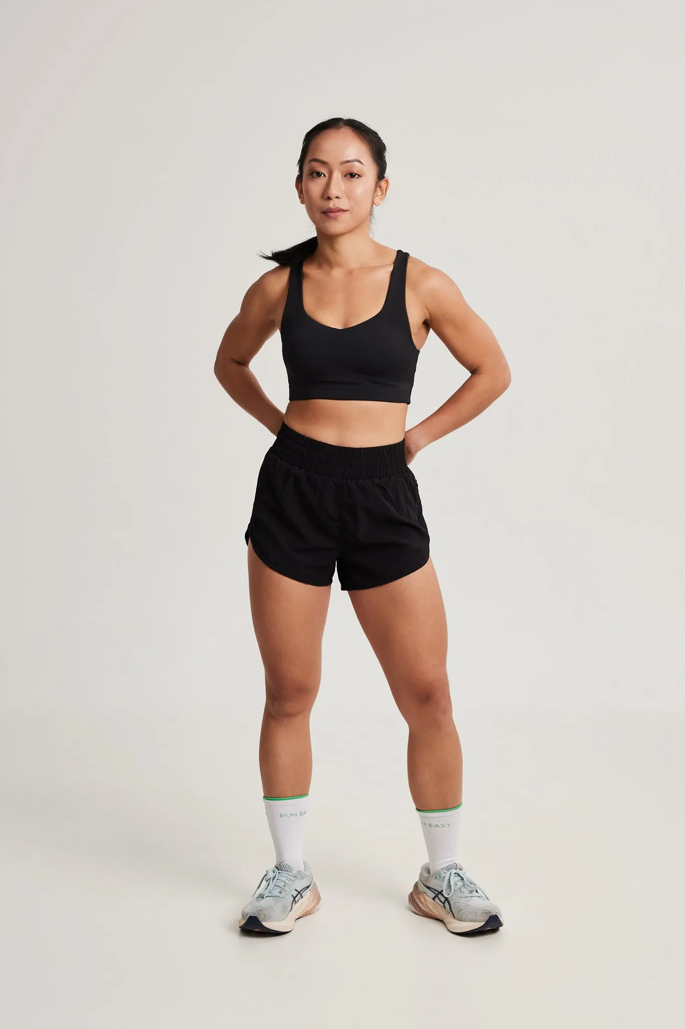 Circle Back Bra 2.0 in Black Sesame Blind stitching seams