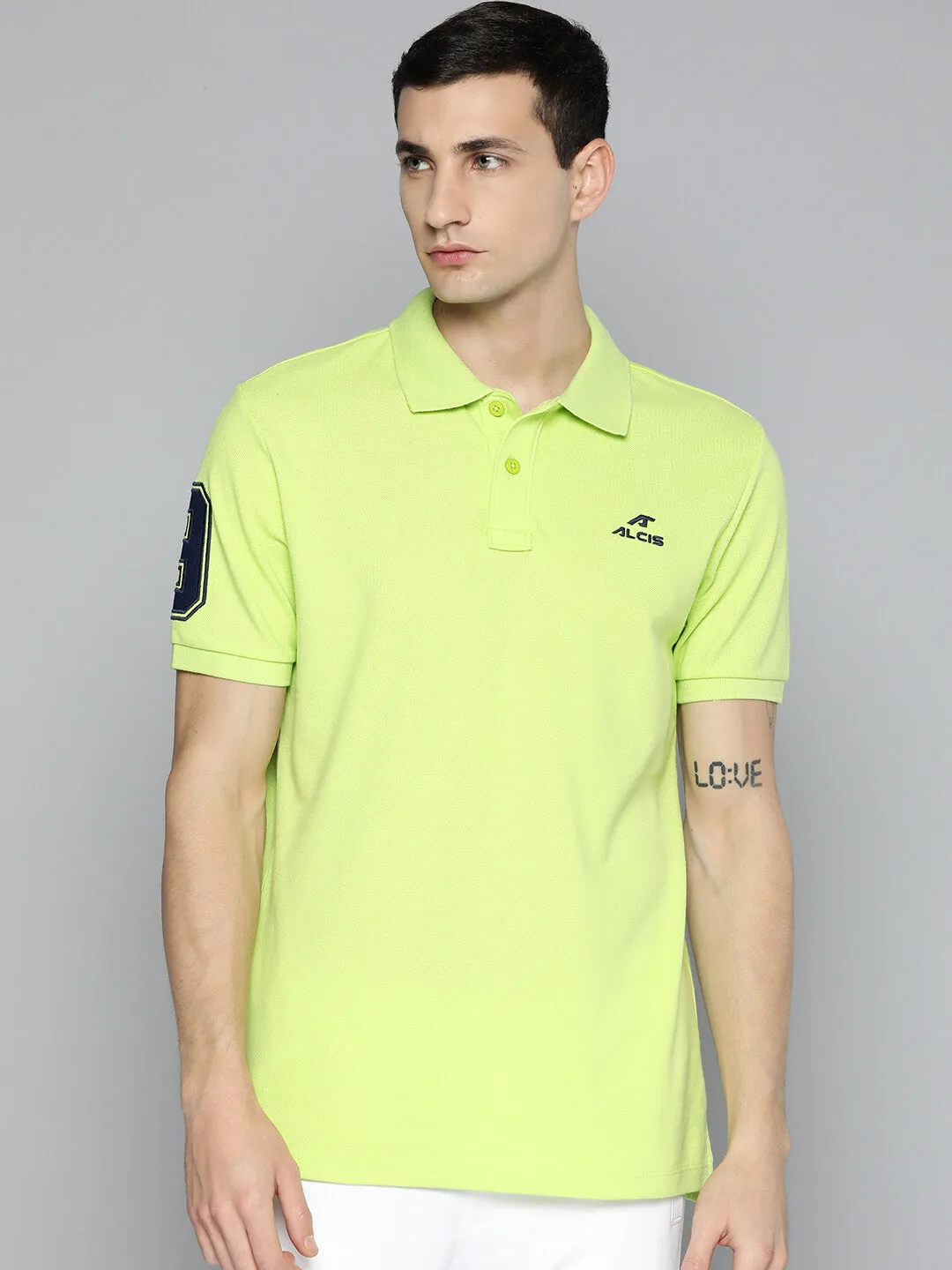 NonRestrictive Shoulder Design Colorfast Construction Alcis Men Lime Green Typography Printed Polo Collar Slim Fit T-shirt