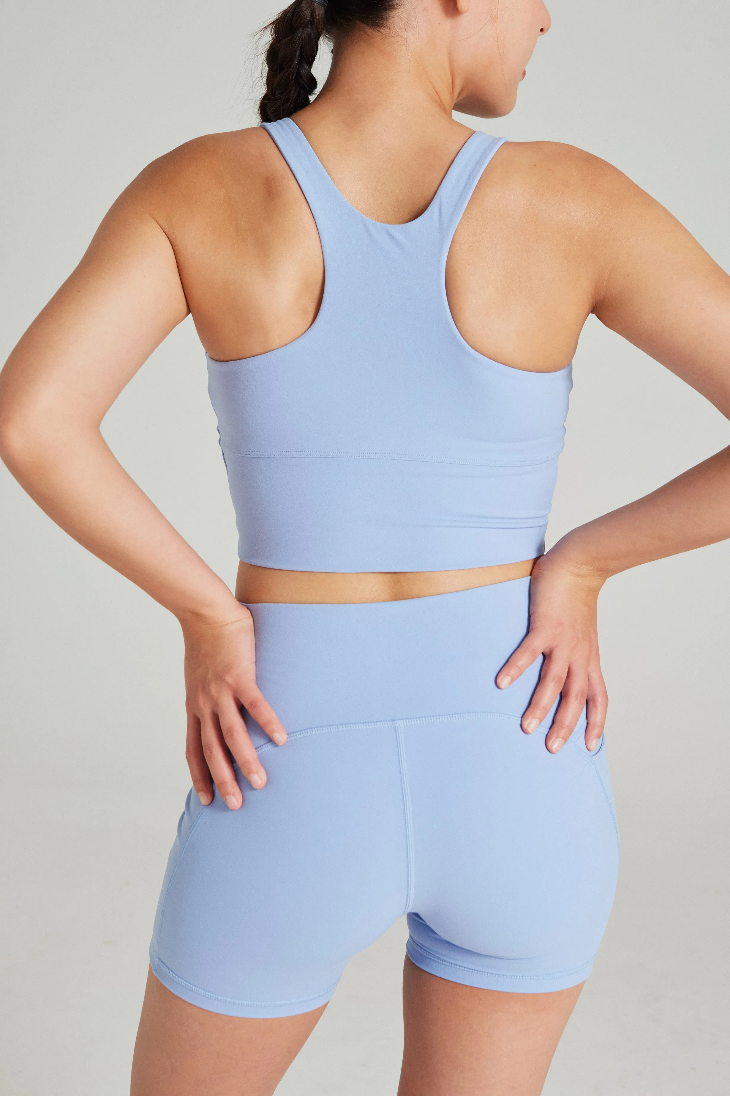 Gym members Scoop neck Curve High Neck Longline Bra in Moment