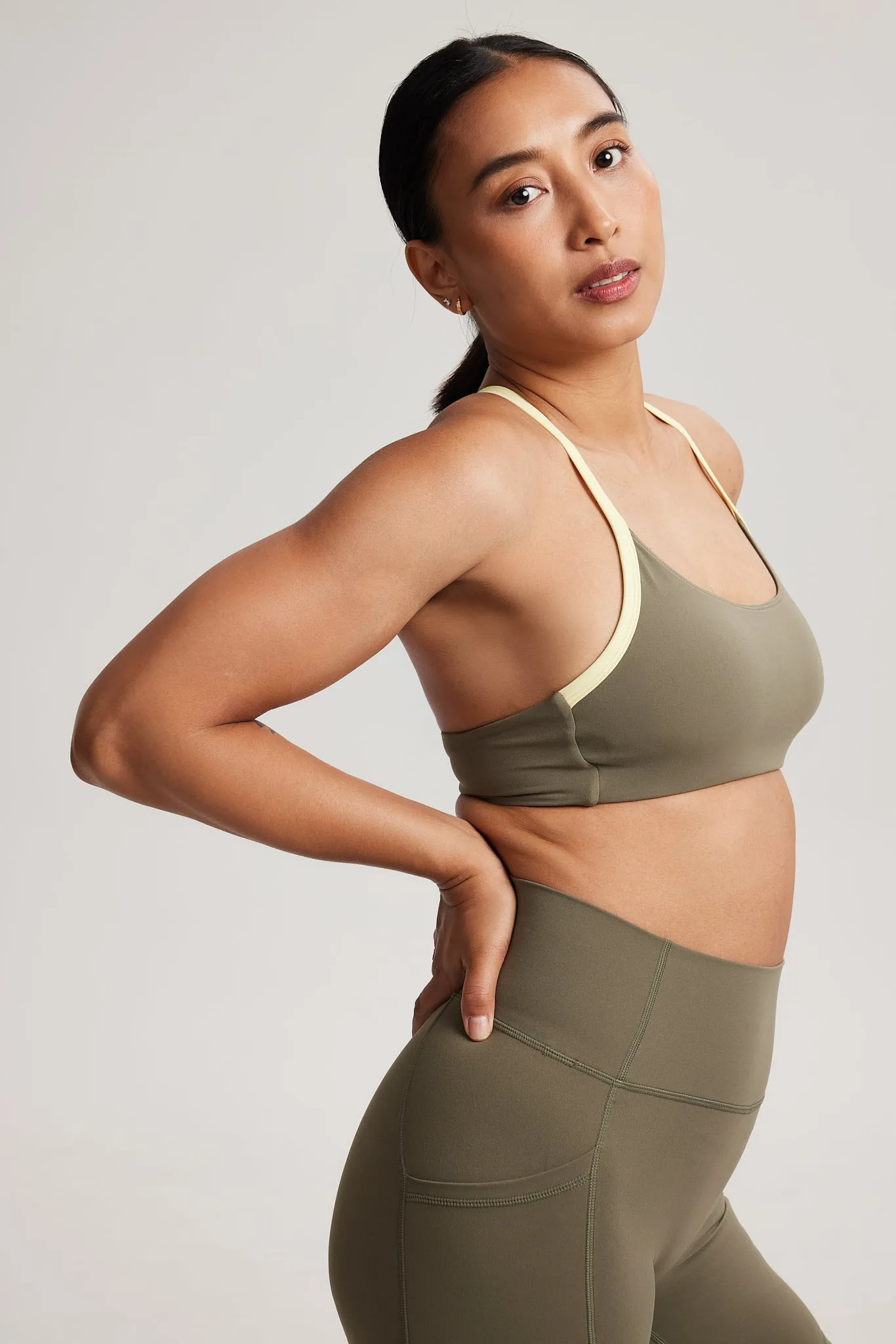 Triple stitching Windproof seams Twist Bra in Avocado