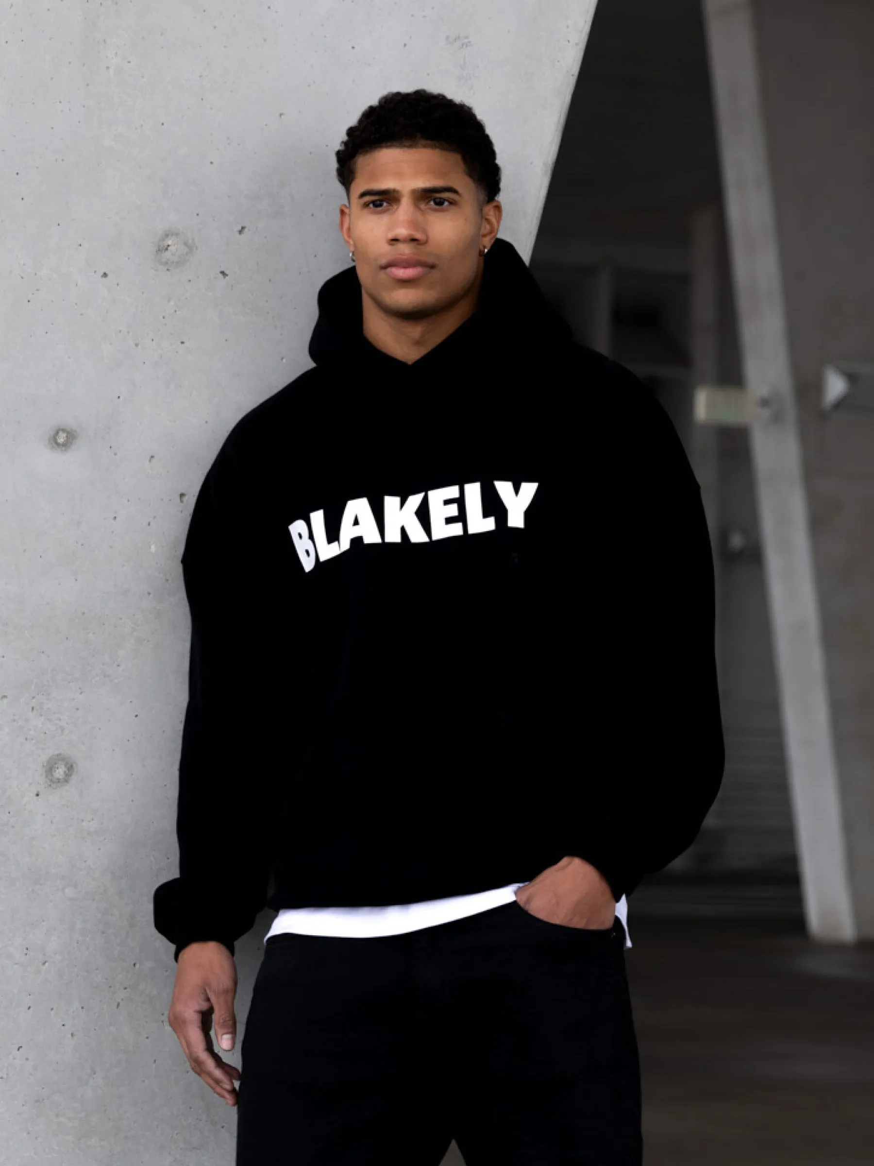 Studio Relaxed Hoodie - Black Impala like