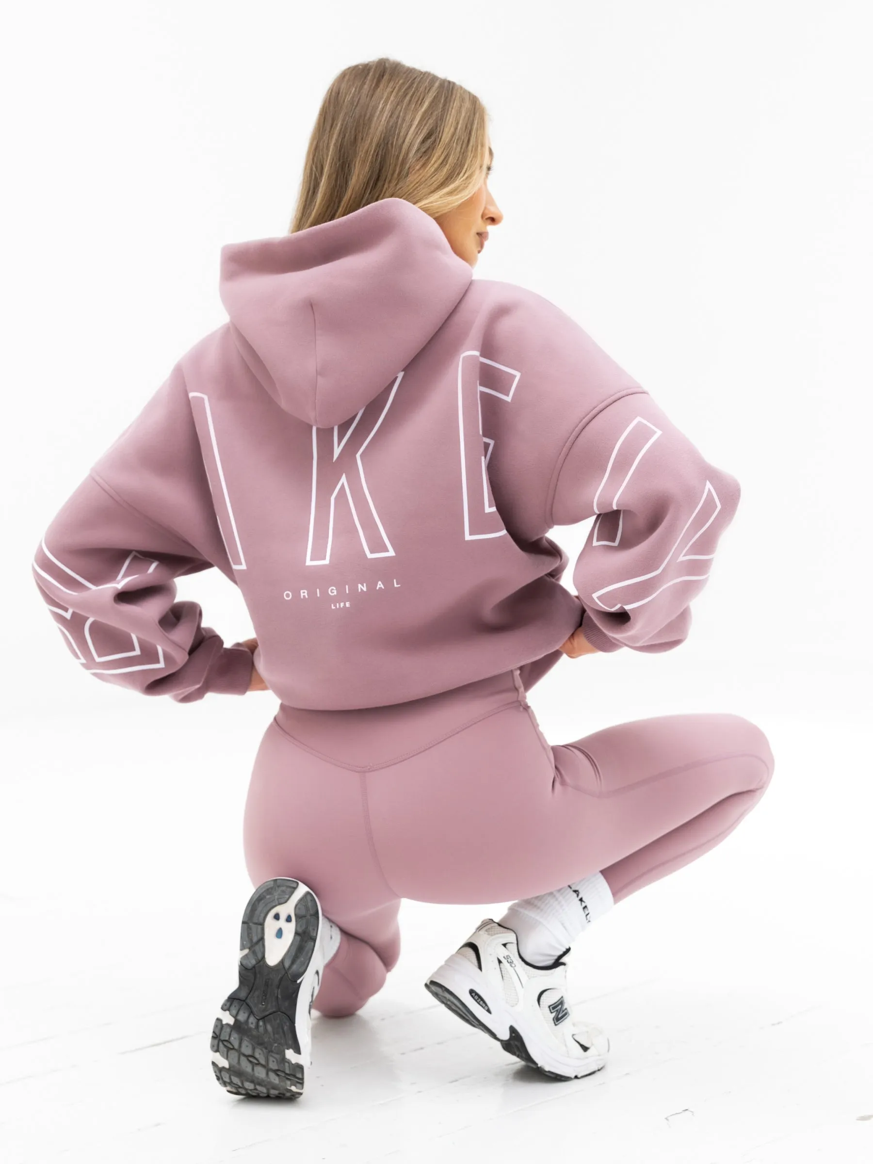 Outline Isabel Oversized Hoodie - Dusty Pink Outdoor Street