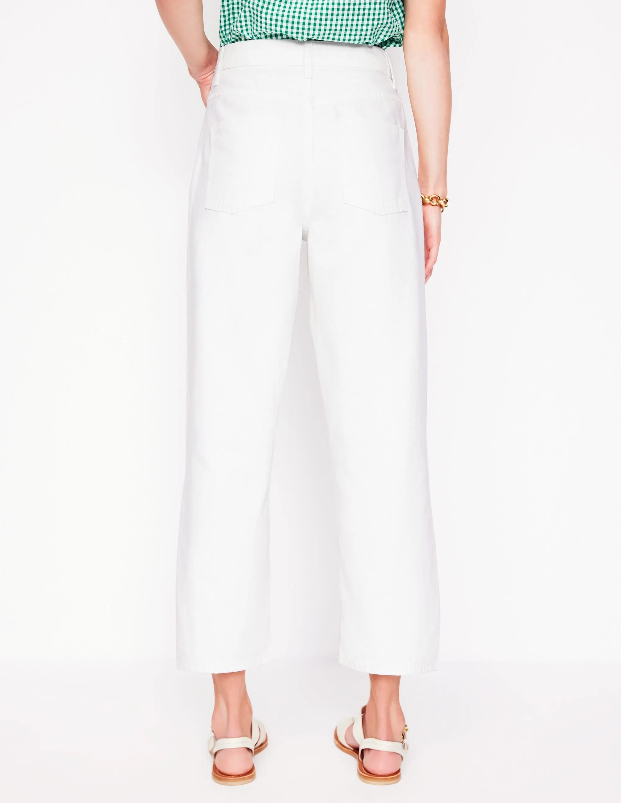 Relaxed Taper Light Washed Barrel Leg Jeans-White