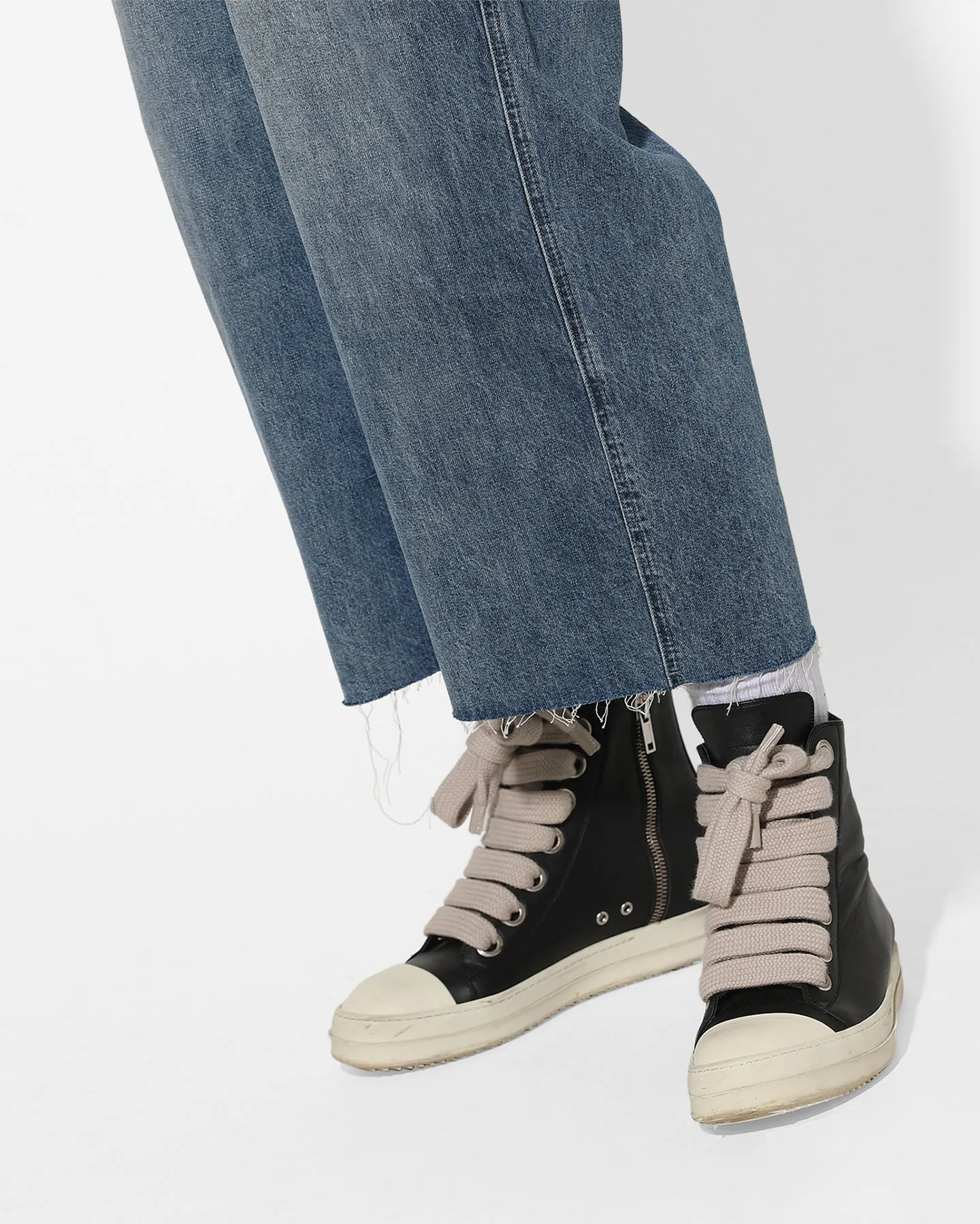 Everyday Neutral Saint Morta Ultra Sonic Baggy Jeans Vintage Blue