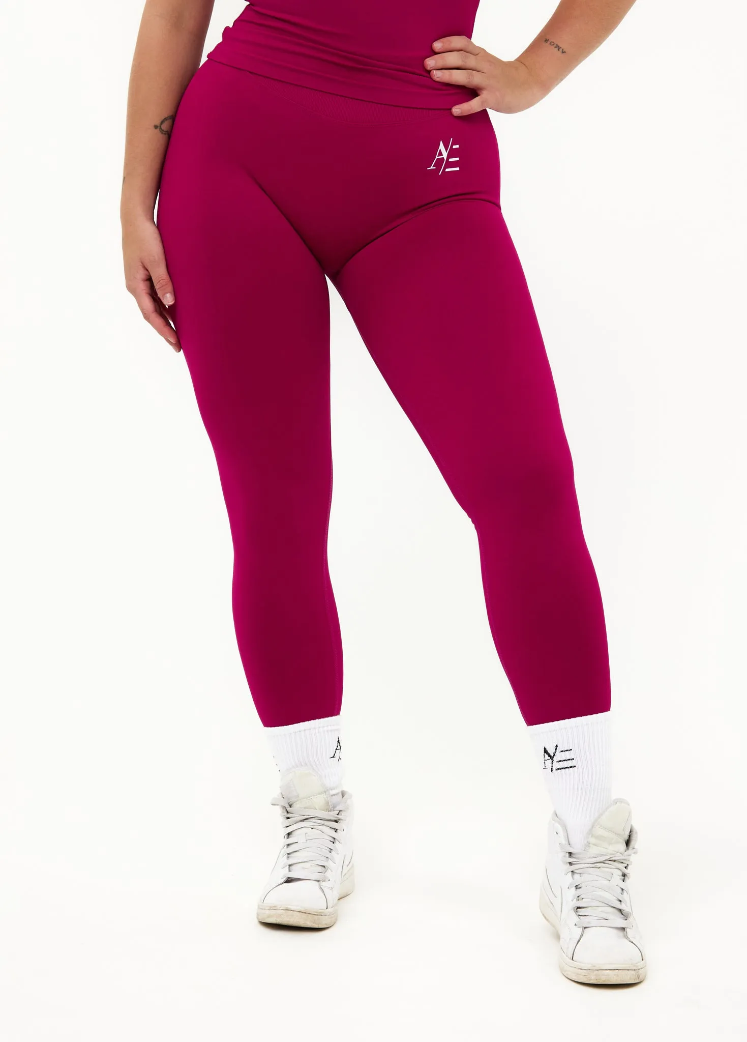 No Ride Down Waist Maternity Wear Wrinkle Resistant Sportlegging Rasberry Red