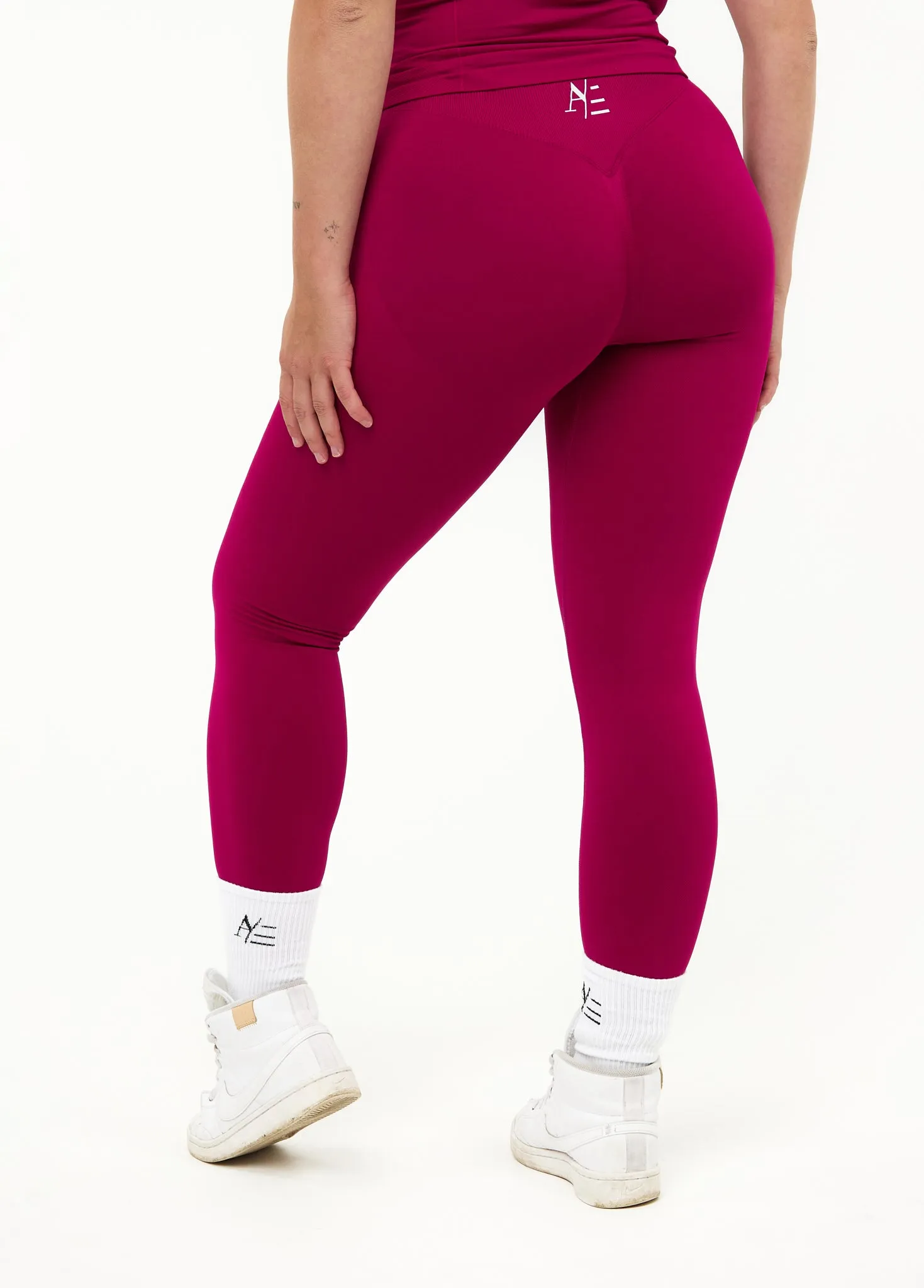 Body Hugging Fit Non Restrictive Sportlegging Rasberry Red
