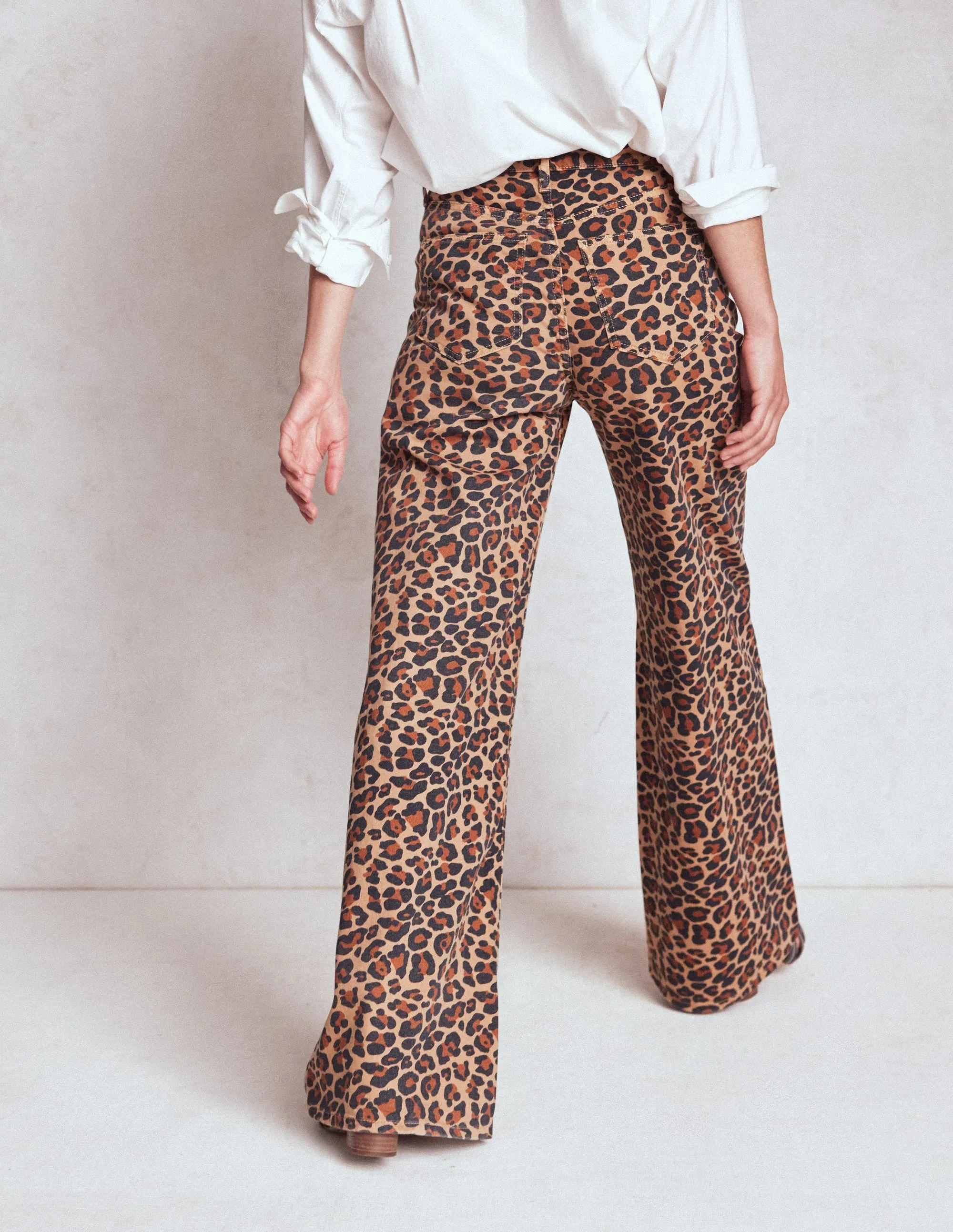 Urban Casual Sharp Silhouette High Rise Wide Leg Jeans-Leopard Print
