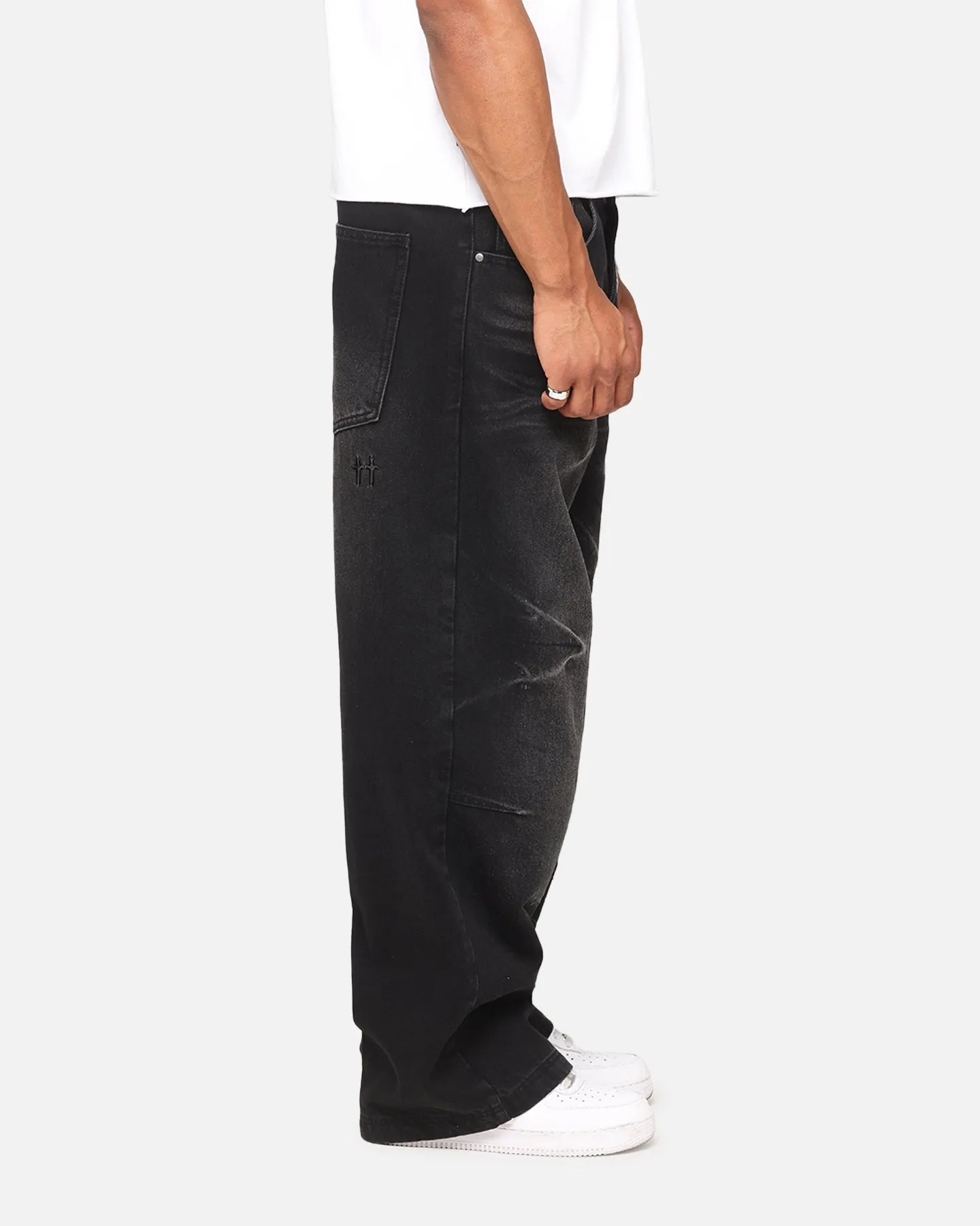 Lifestyle Outfit Refined Detail Saint Morta Amplus Jeans Antiquity Black