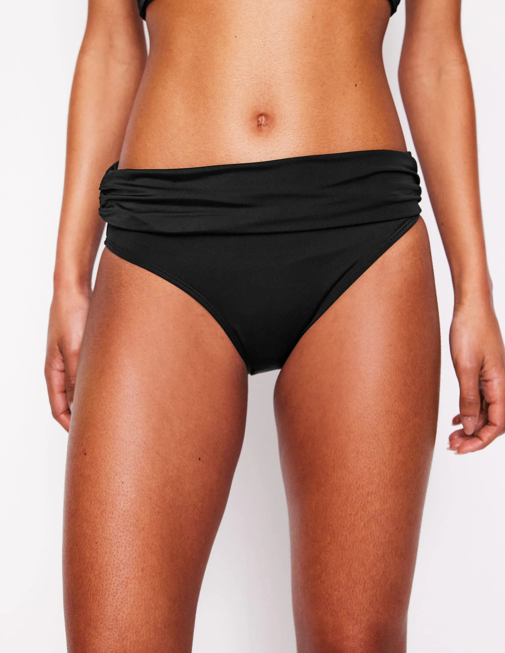 Cutout Design Classic Fold Bikini Bottoms-Black